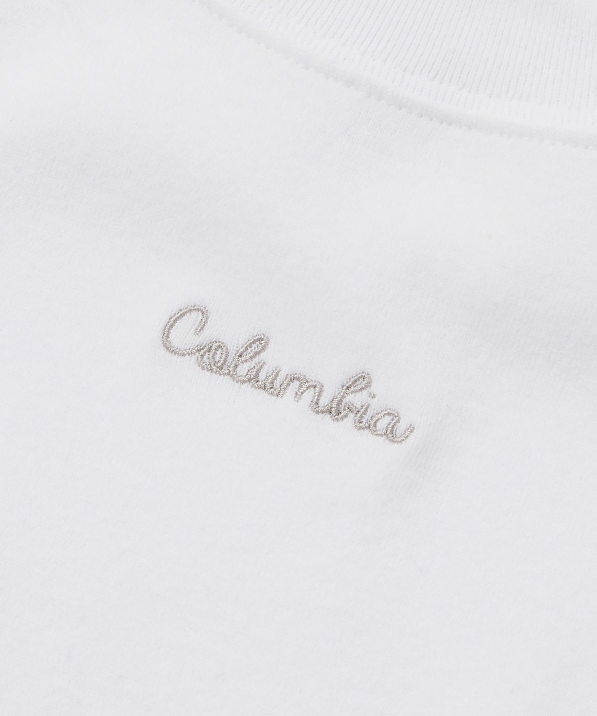 컬럼비아 유니버시티(COLUMBIA UNIVERSITY) TINY SCRIPT LOGO WOMEN SLIM-FIT S/S T-SHIRTS 화이트