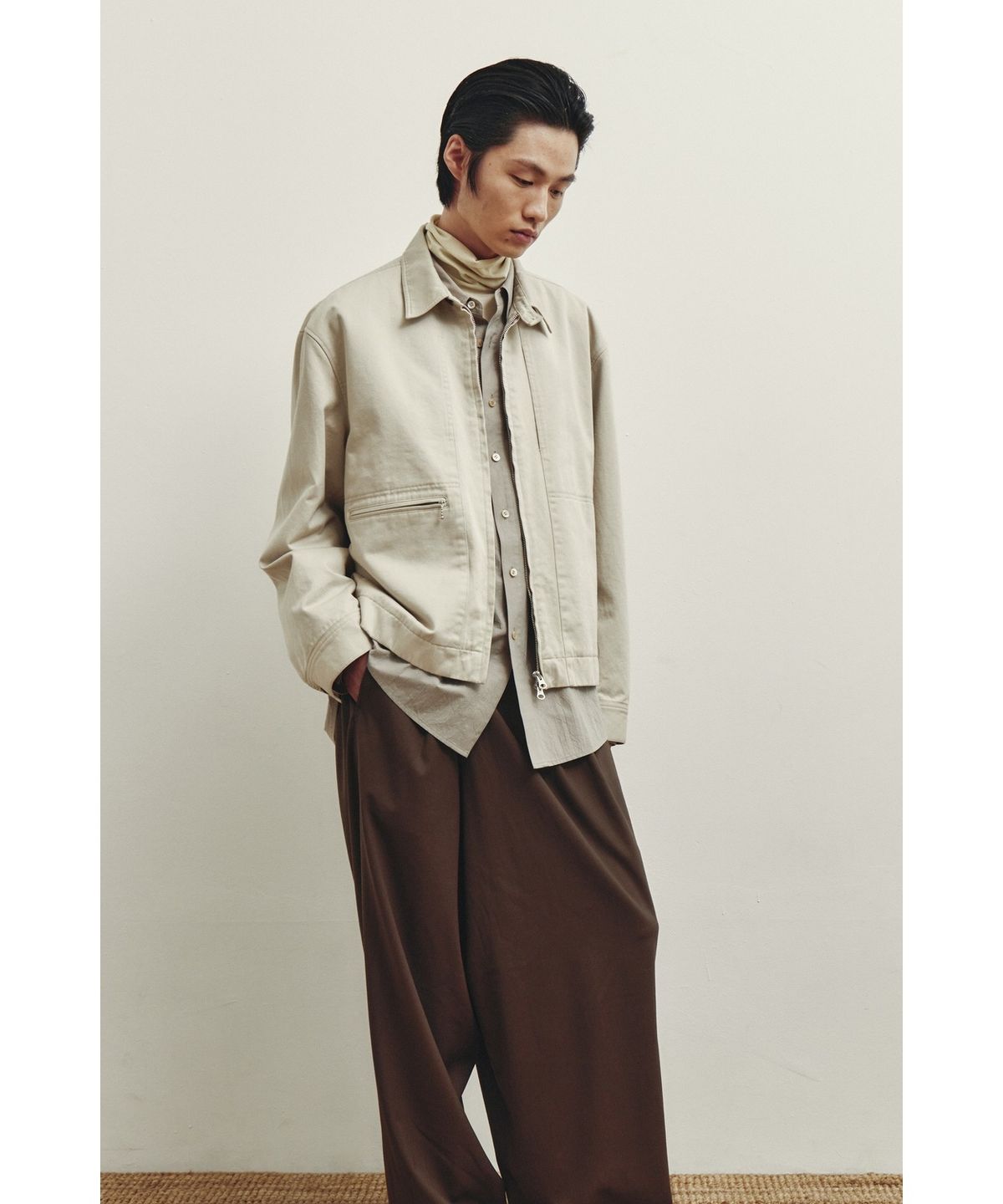 유스(YOUTH) Cropped Zip Blouson - Light Beige