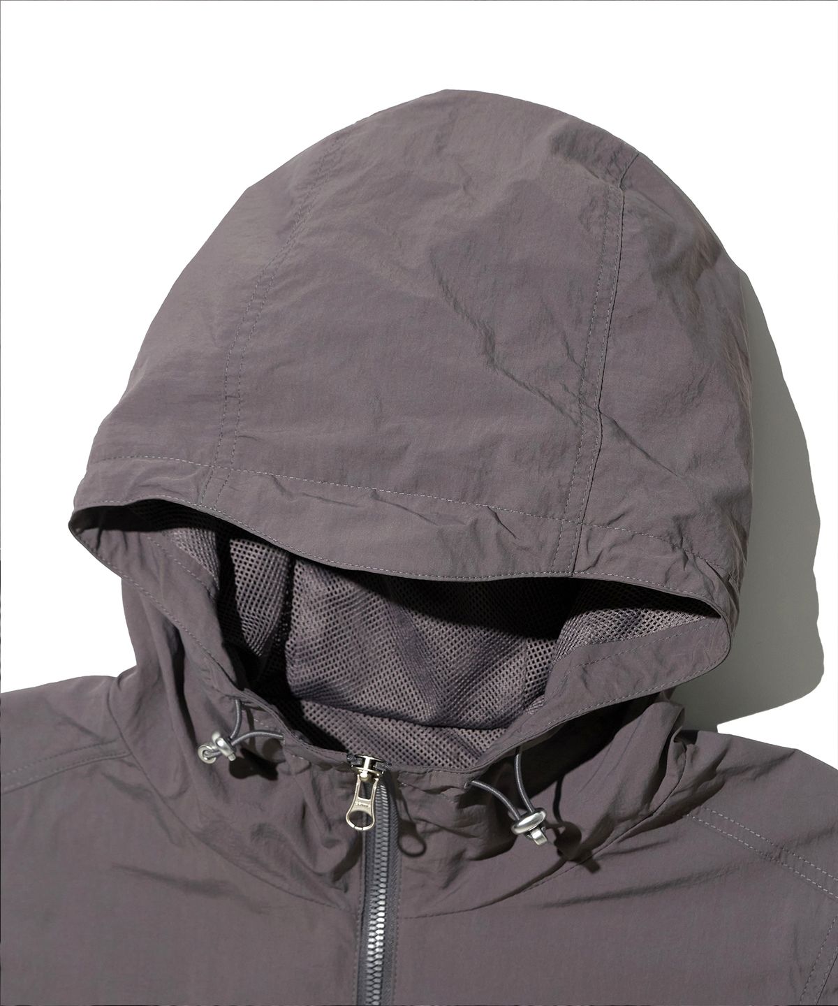 크리틱(CRITIC) GLOSSY HOOD VEST LIGHT GREY