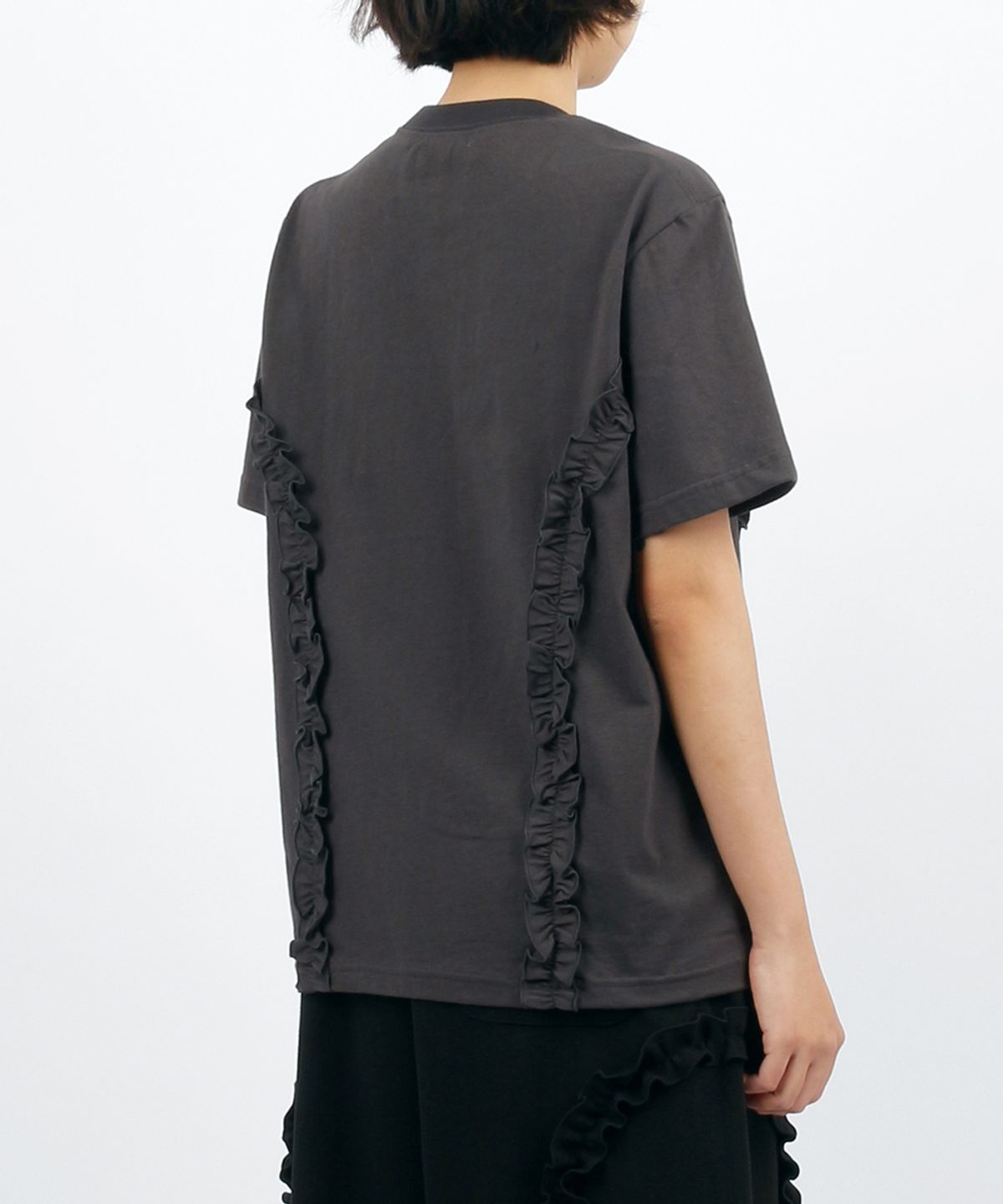 써넥트(SUNNECT) Moses Frill Tee - Charcoal