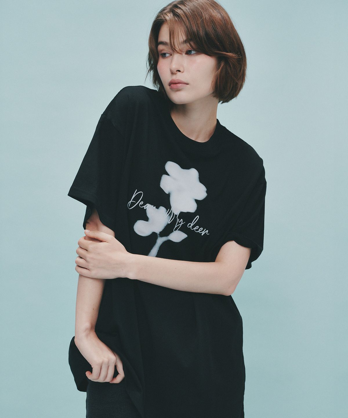 디어마이디어(DEARMYDEER) 오버핏 플라워 티셔츠_ 블랙