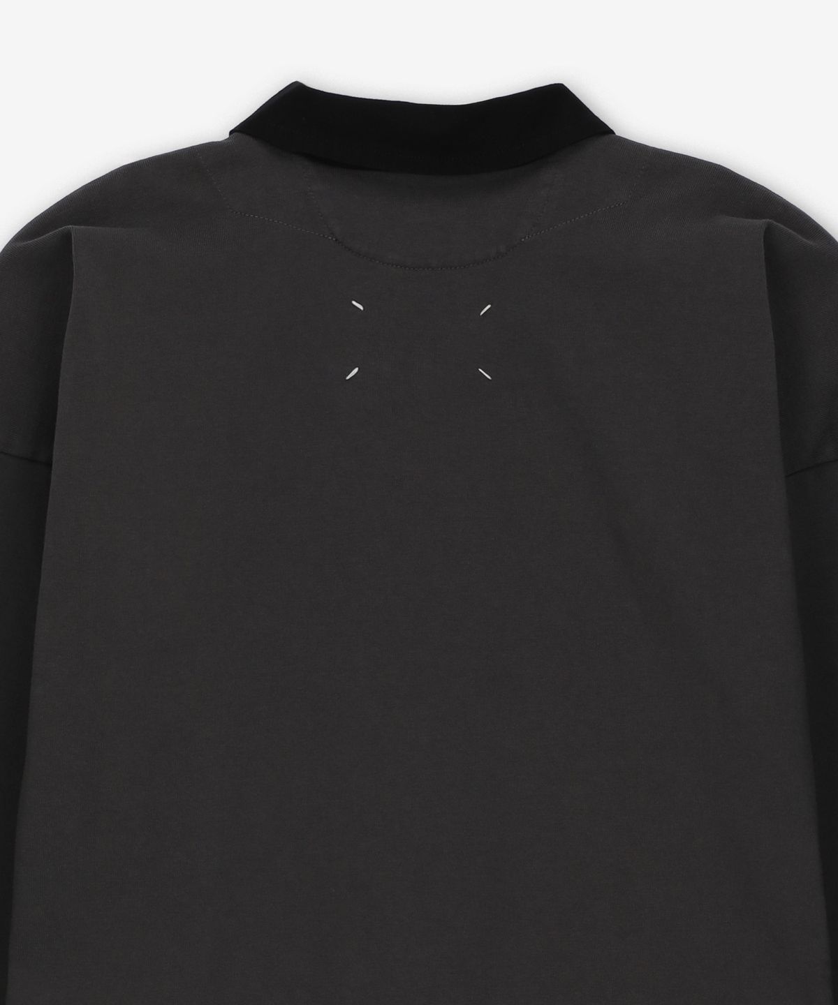 메종 마르지엘라(MAISON MARGIELA) 로고 럭비 폴로 셔츠 - 앤트러사이트 / S51GL0056M20096860