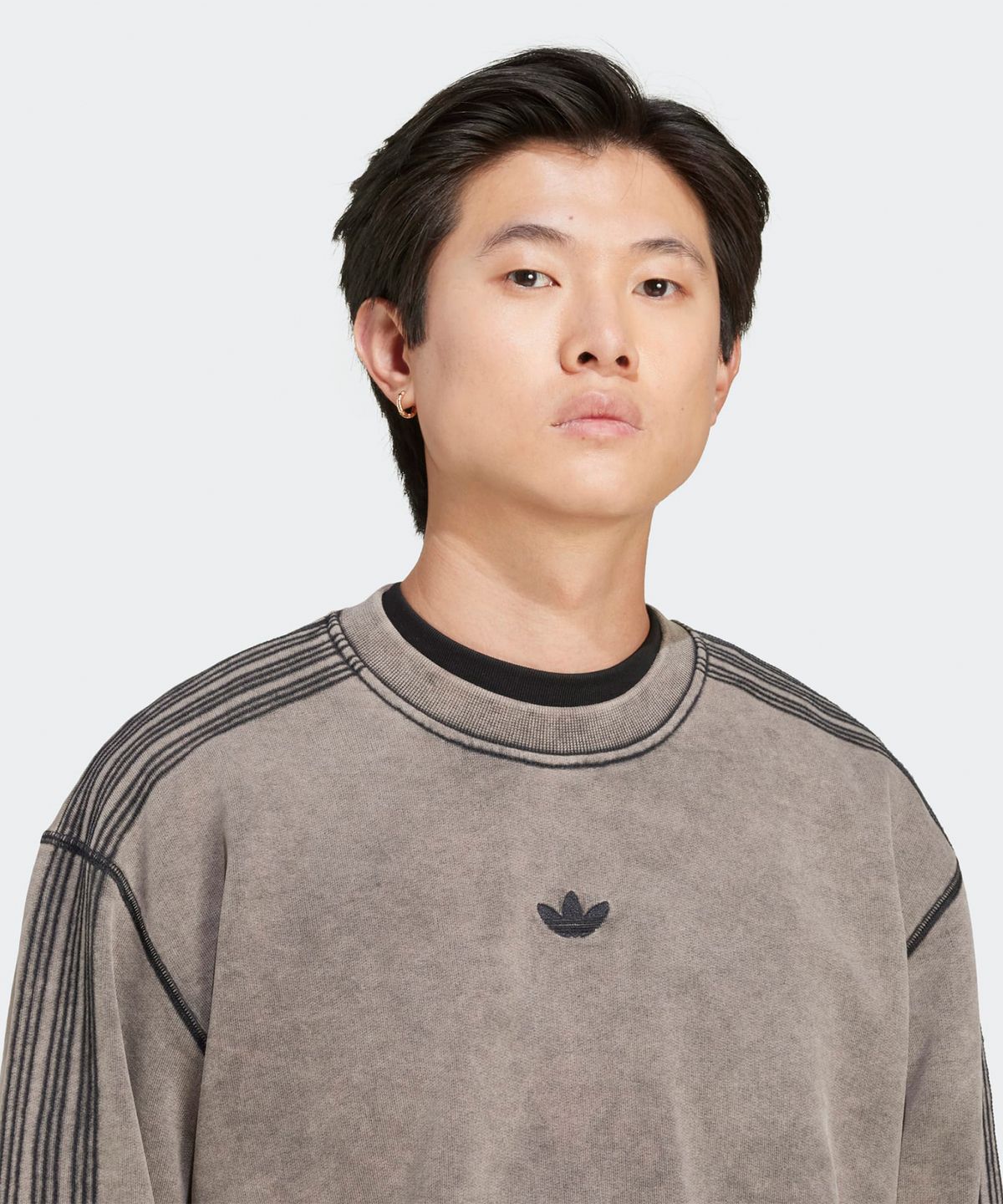 아디다스(ADIDAS) 레트로 워시드 크루 스웨트셔츠 - 블랙 / JD0246