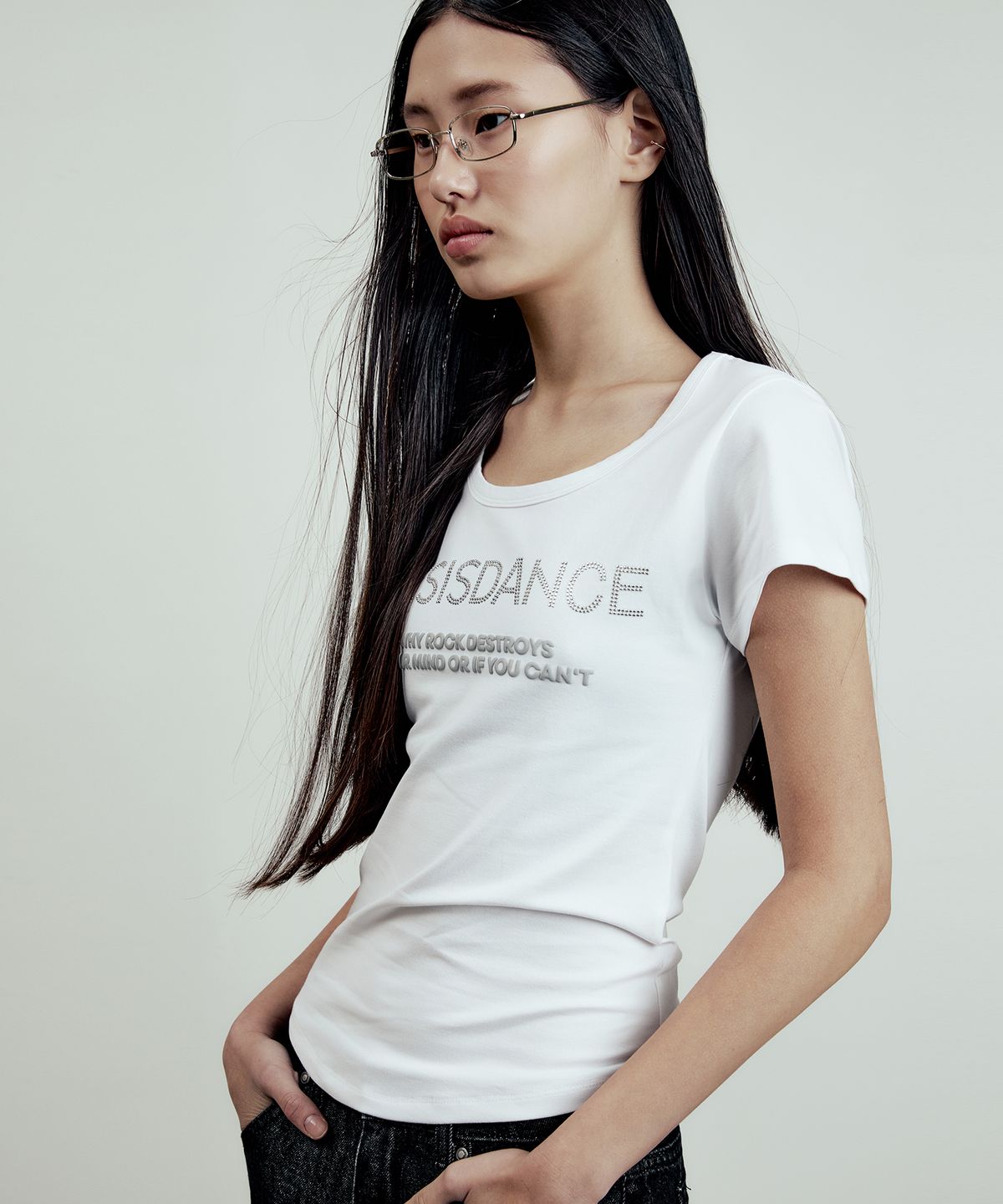 엘무드 우먼(LMOOD WOMEN) 쥬얼 트리밍 하프 티셔츠 화이트