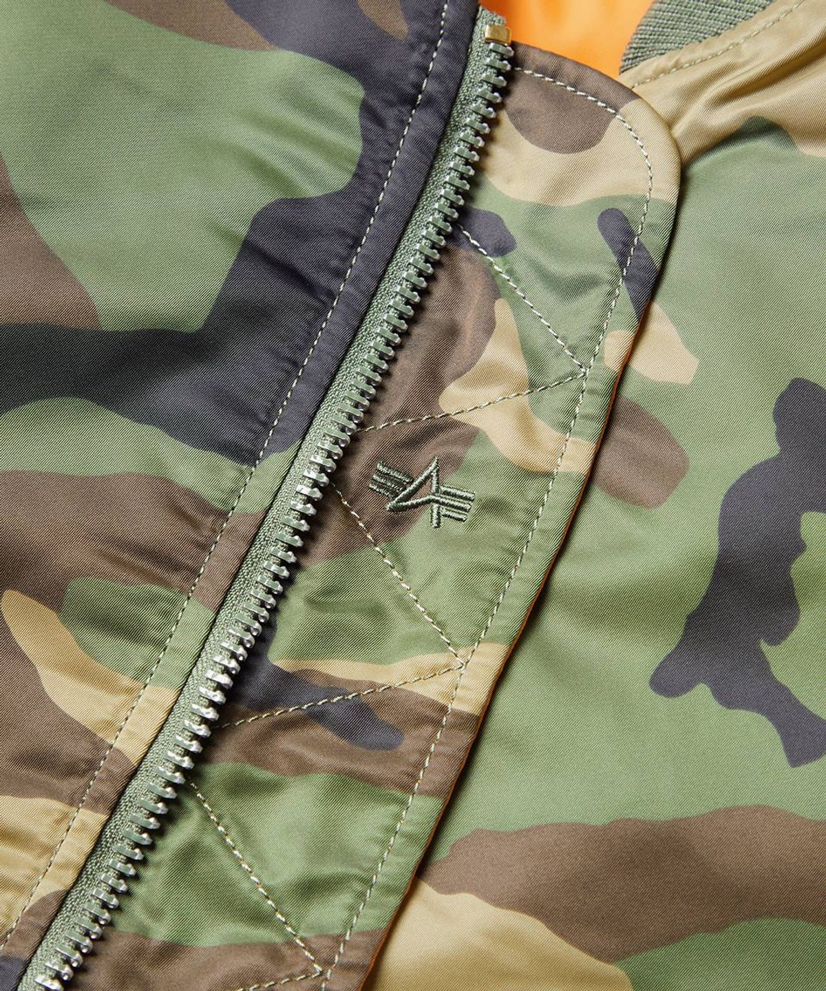 알파 인더스트리(ALPHA INDUSTRIES) MA-1 플라이트 자켓 우드랜드 카모