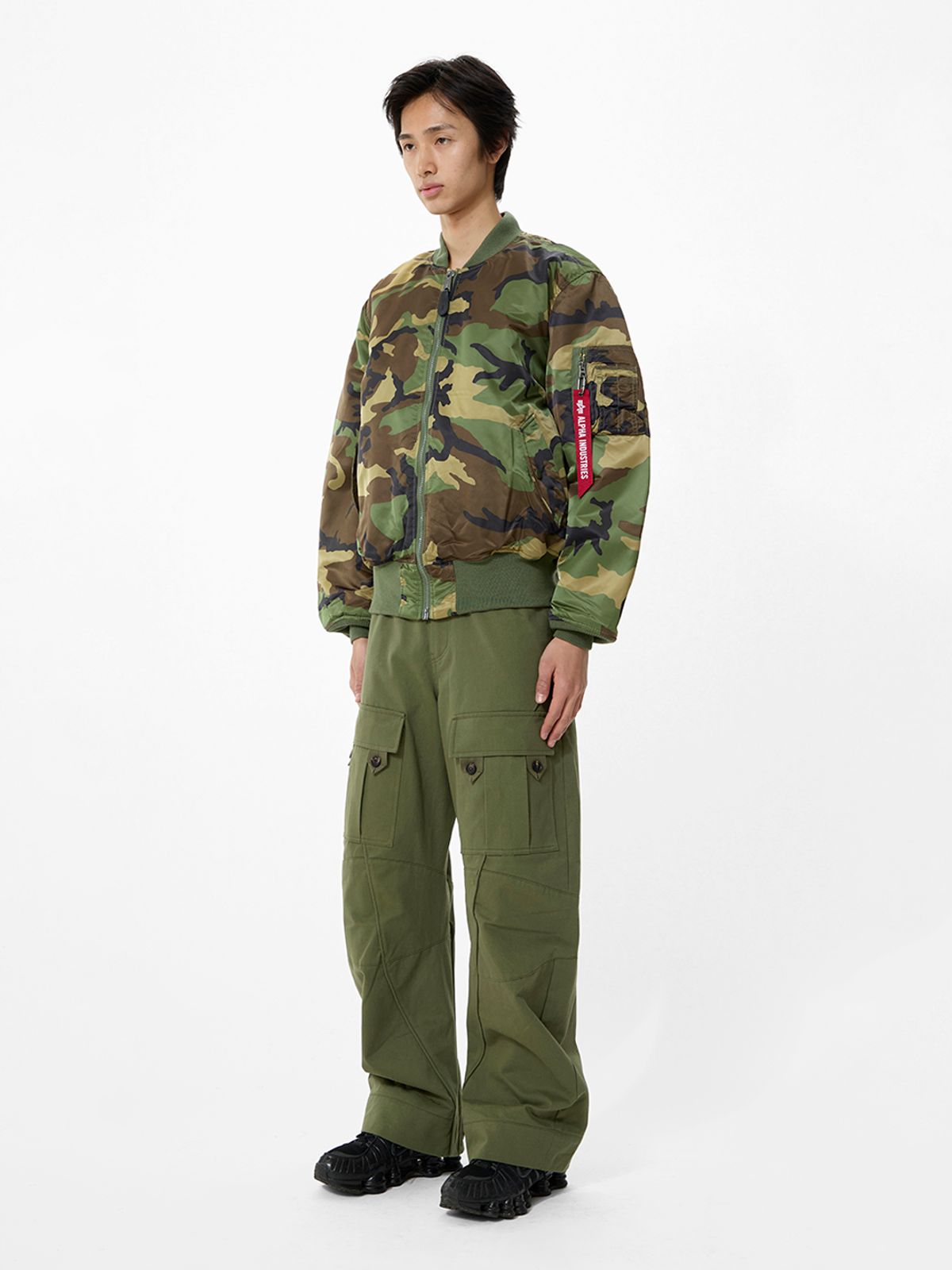알파 인더스트리(ALPHA INDUSTRIES) MA-1 플라이트 자켓 우드랜드 카모