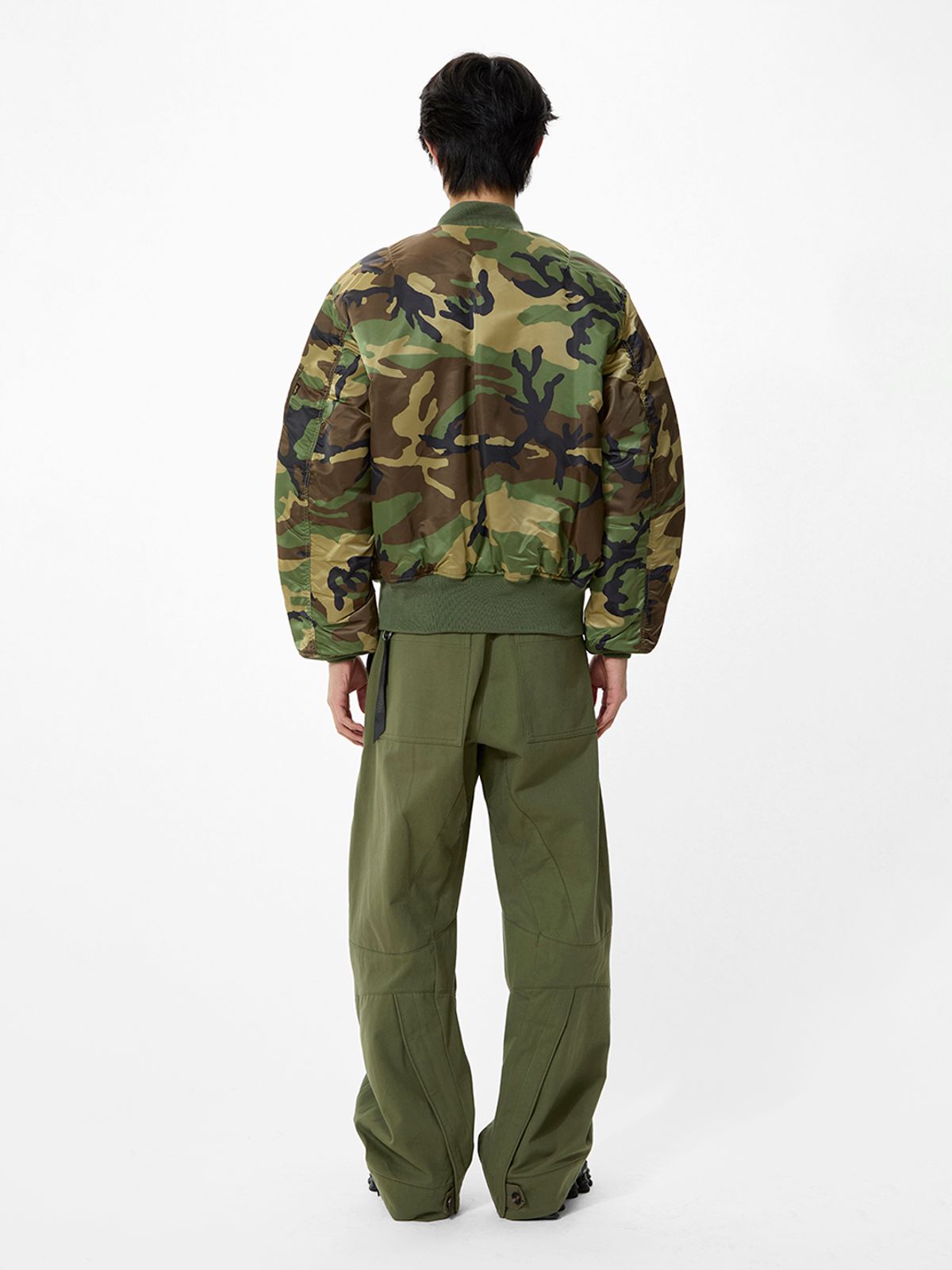 알파 인더스트리(ALPHA INDUSTRIES) MA-1 플라이트 자켓 우드랜드 카모