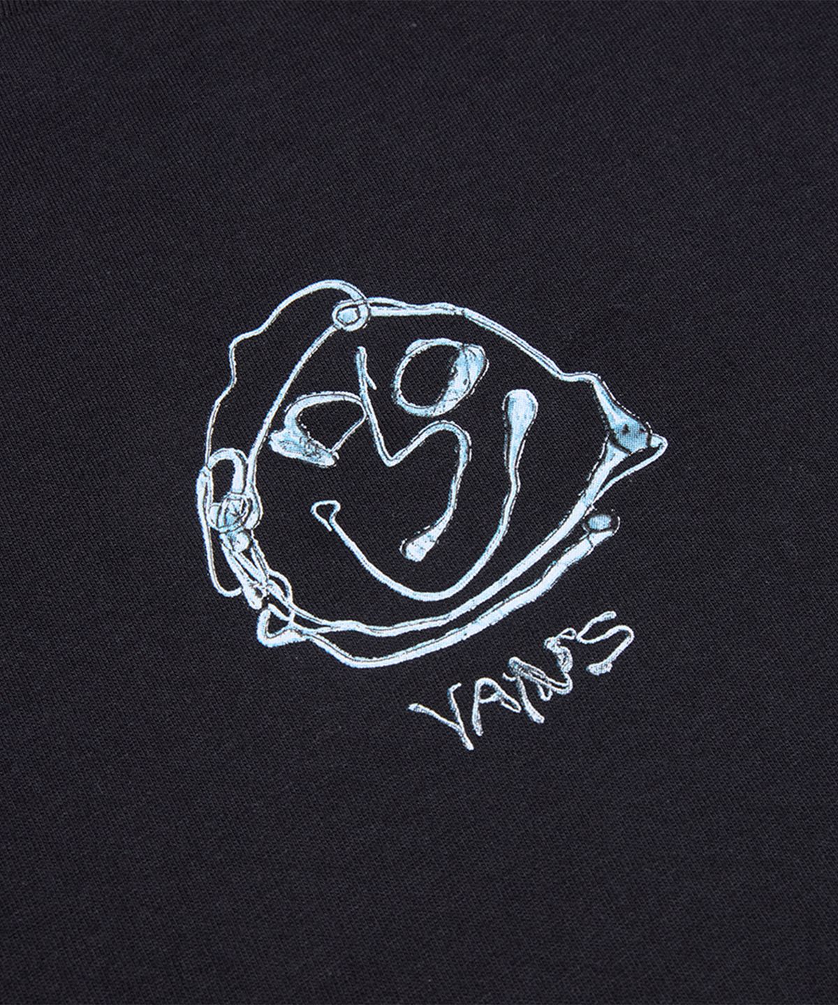 반스(VANS) 그리닝 페이스 릴렉스 크롭 반소매 티셔츠 - 블랙 / VN000MC5BLK1