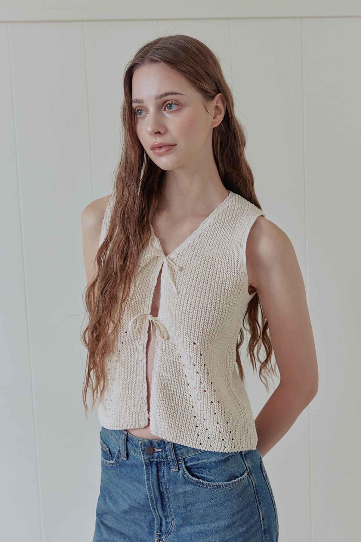 애프터아워즈(AFTERHOURS) PUNCHED KNIT VEST (ECRU)