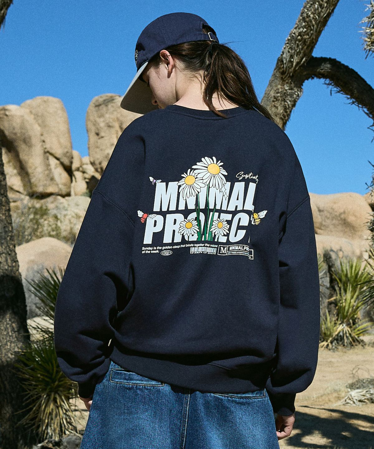 미니멀프로젝트(MINIMALPROJECT) 데이지 플라워 맨투맨 MMT138-Z [NAVY]