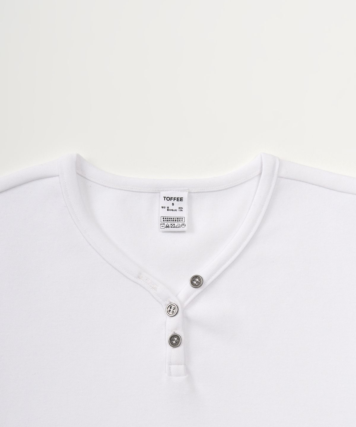 토피 우먼(TOFFEE WOMEN) W 라운드 넥 버튼 티셔츠 (WHITE)
