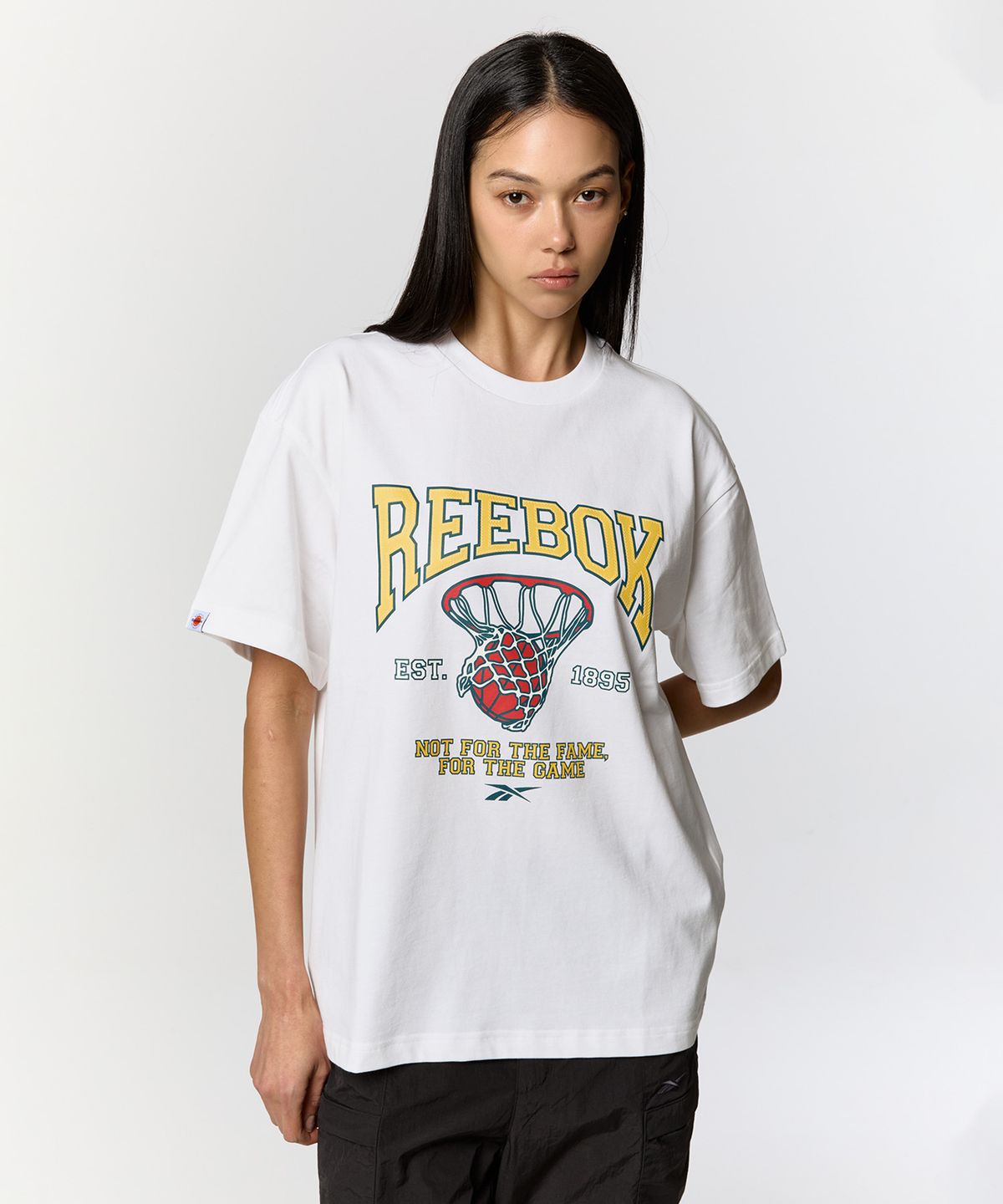 리복(REEBOK) 바시티 그래픽 티셔츠 - 화이트