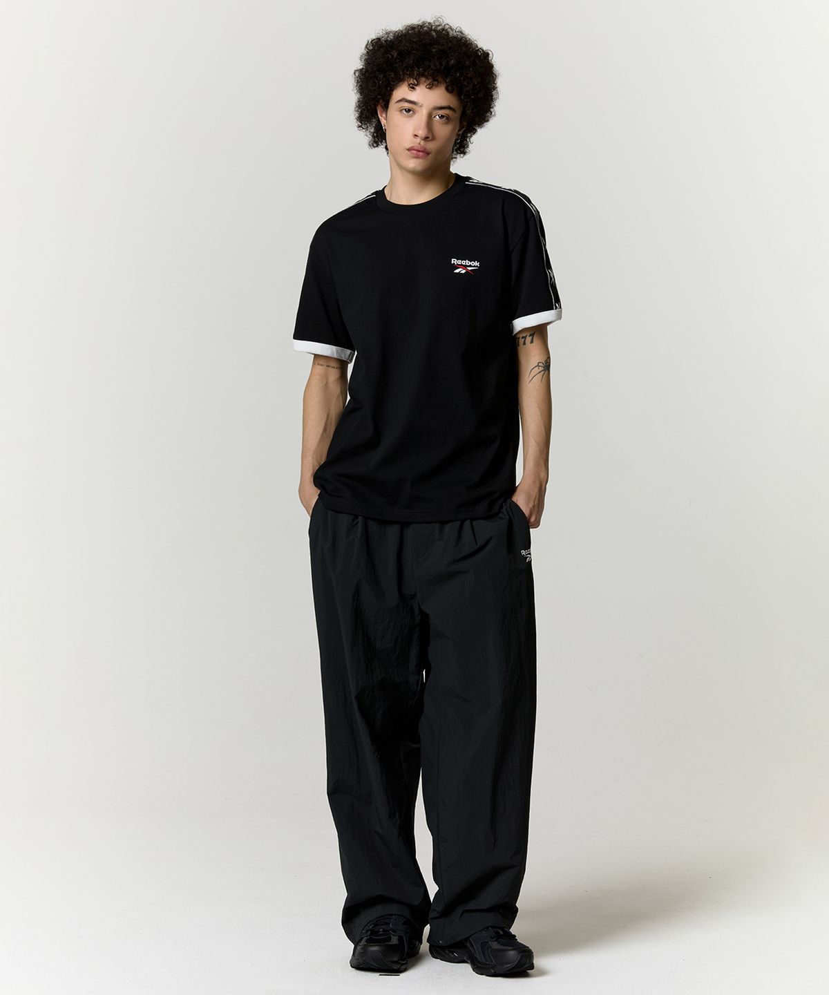 리복(REEBOK) 벡터 링거 티셔츠 - 블랙
