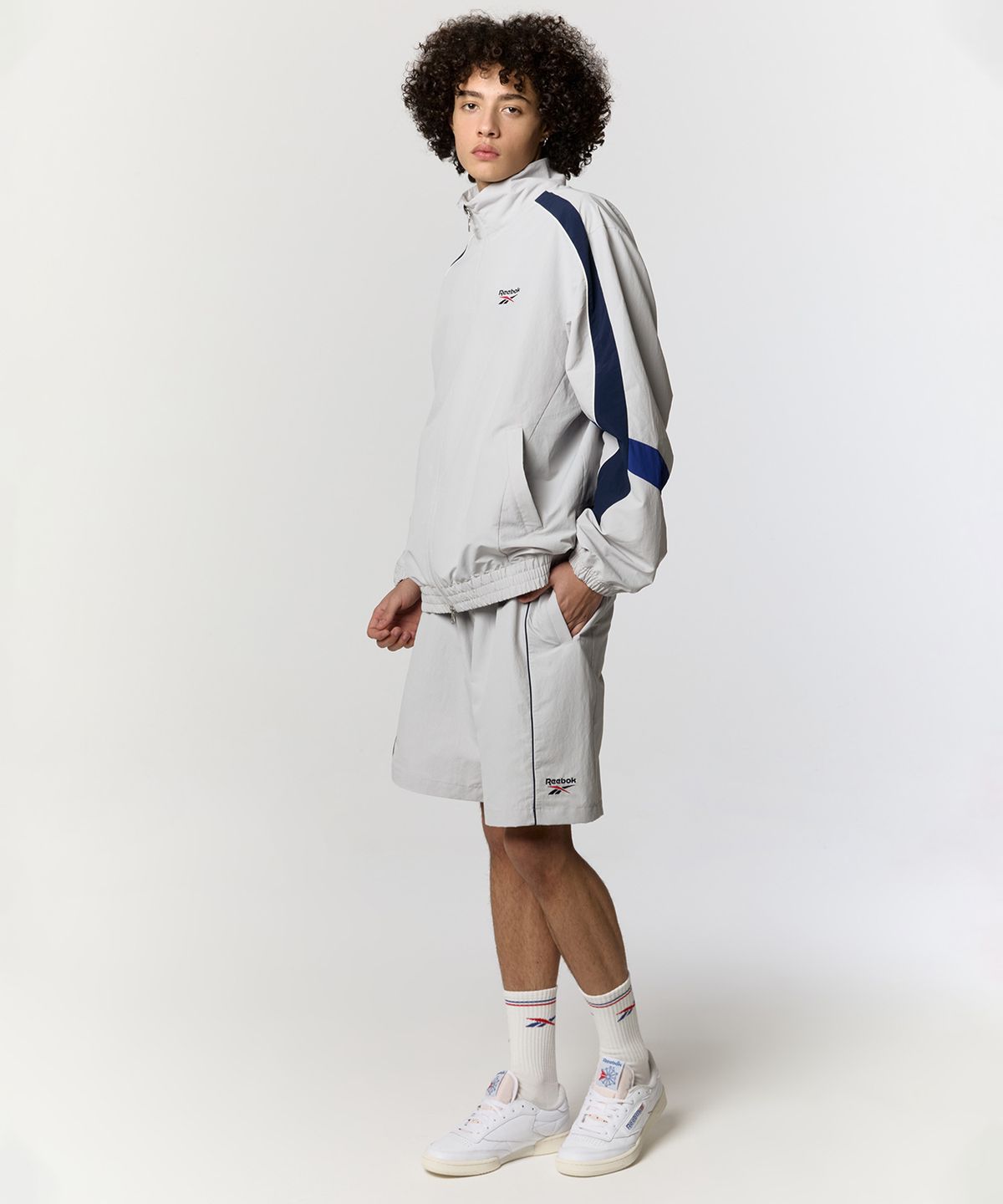 리복(REEBOK) 레전드 쇼츠 - 라이트 그레이