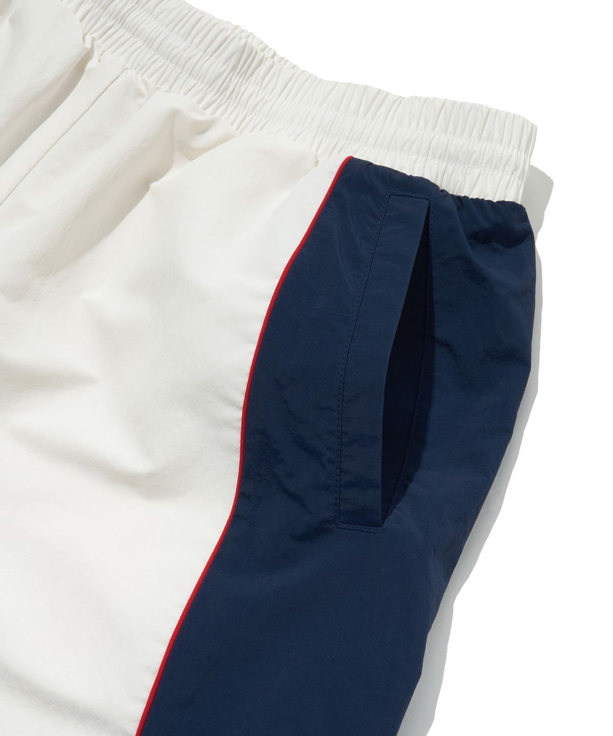 리복(REEBOK) 레전드 쇼츠 - 화이트