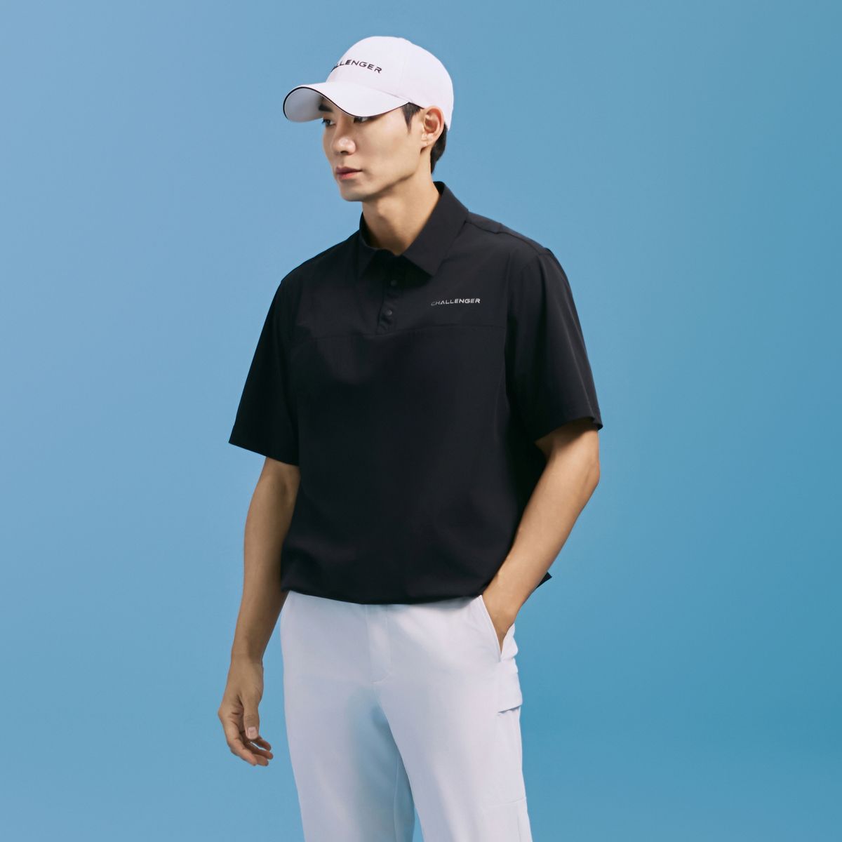 챌린저(CHALLENGER) 남성 펀칭 에어플로우 하이넥 반팔 우븐탑 블랙