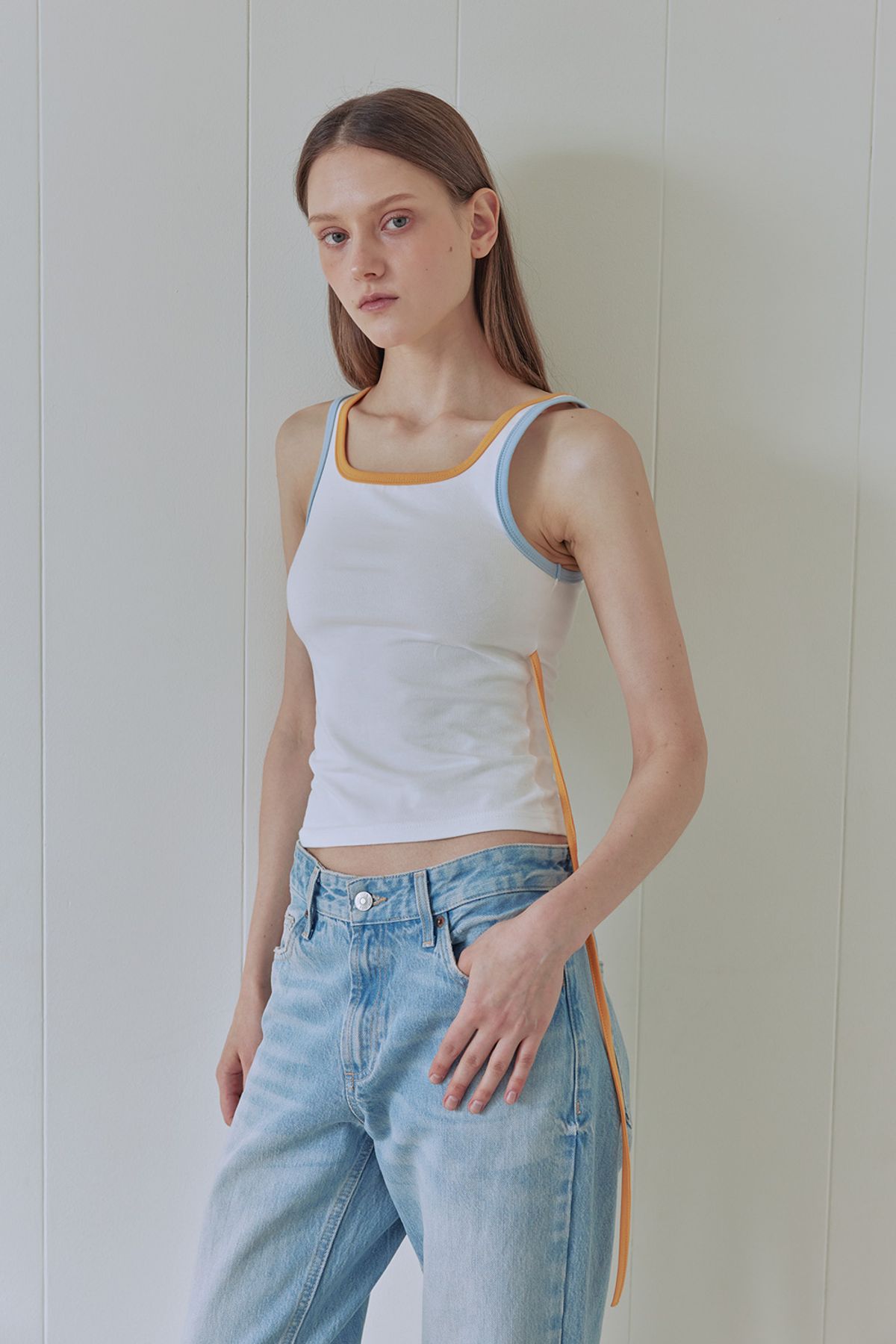 애프터아워즈(AFTERHOURS) COLOR BLOCKED STRING SLEEVELESS TOP (LIGHT BLUE)