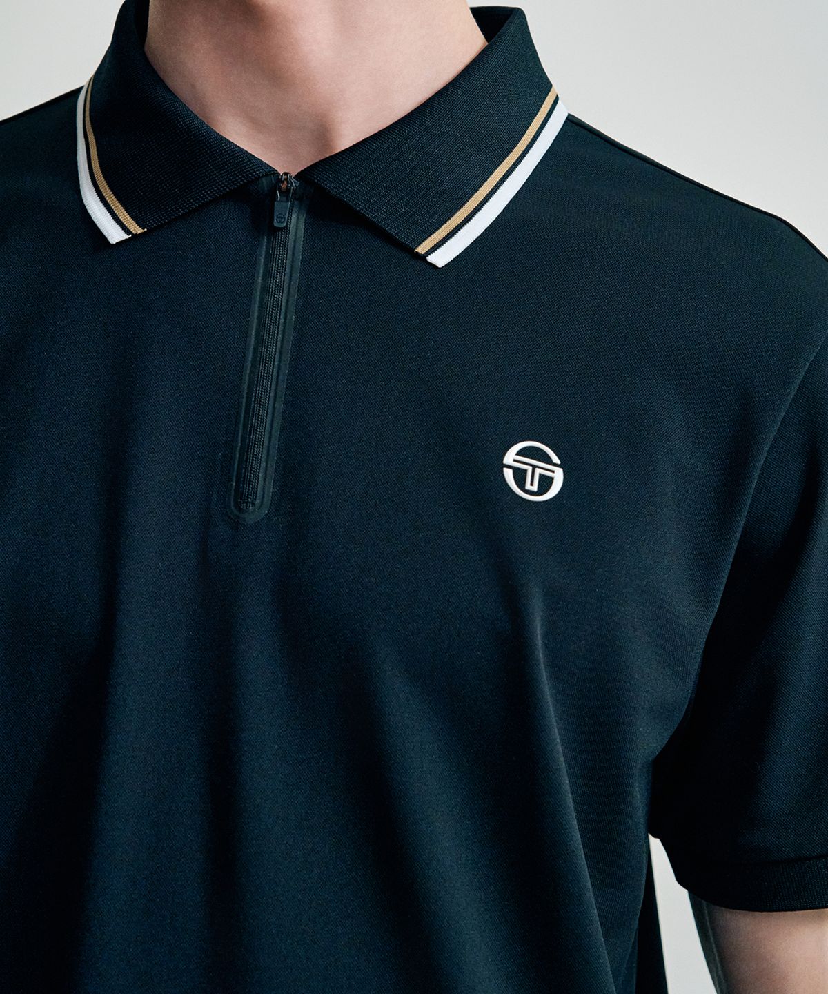 세르지오 타키니(SERGIO TACCHINI) M 카라포인트 지퍼넥 피케 반팔 폴로 (Black)