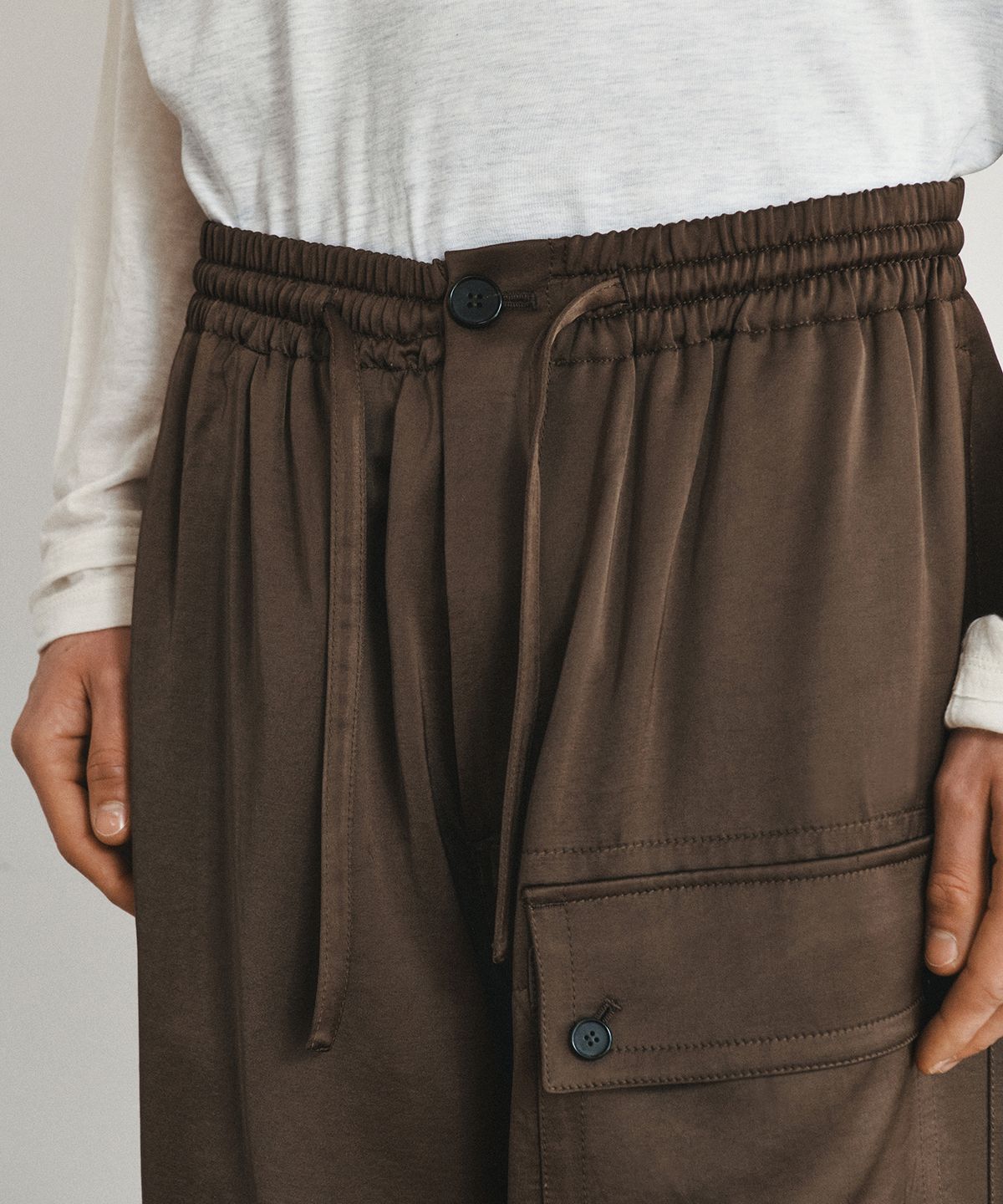 호이테(HEUTE) HET SILKY BANDING PANTS (BROWN)