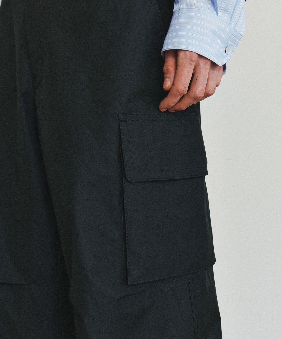 호이테(HEUTE) KAI CARGO PANTS (BLACK)