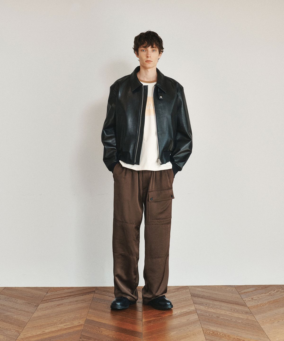 호이테(HEUTE) BEN GOAT LEATHER SHORT BOMBER JACKET (BLACK)
