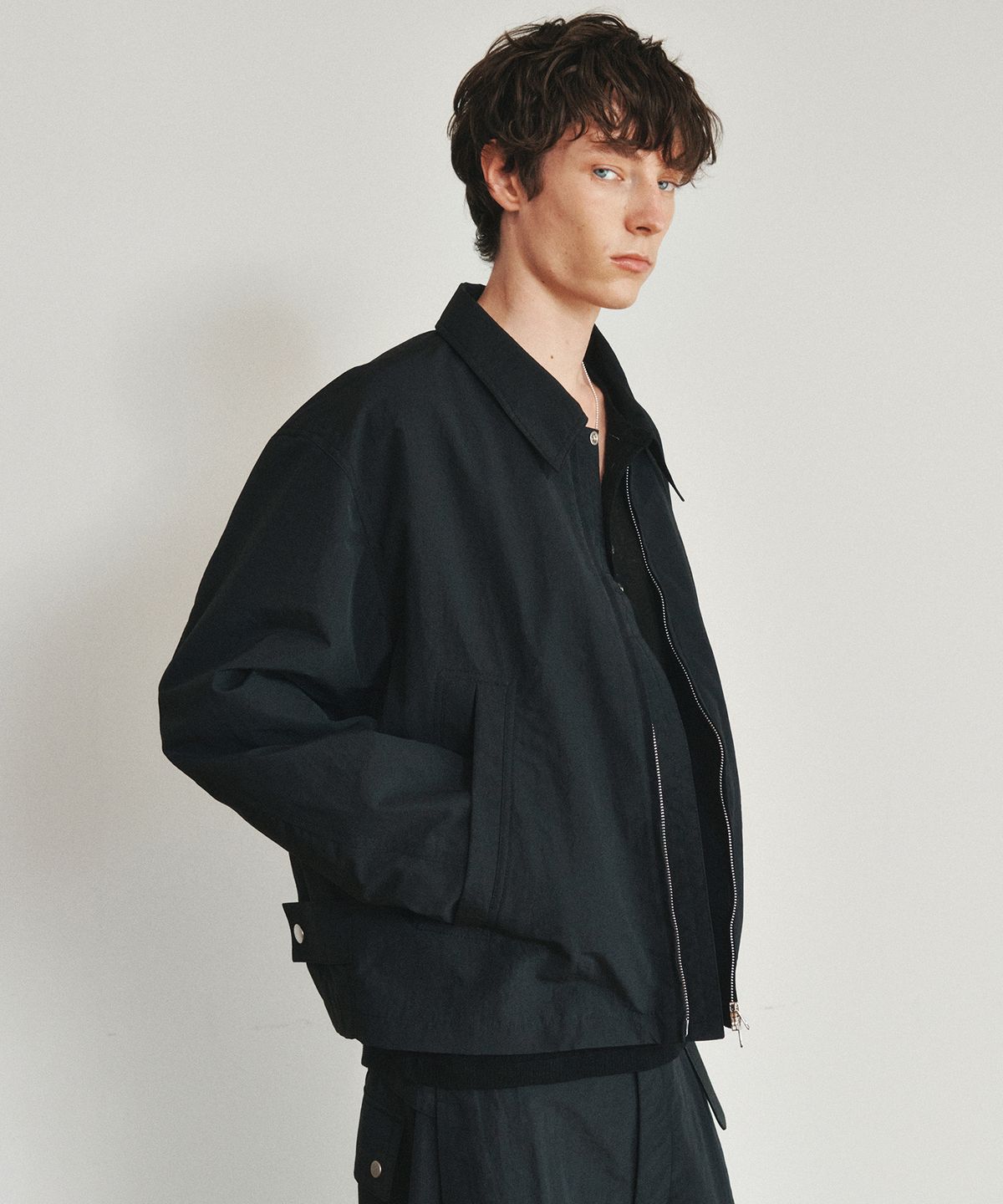 호이테(HEUTE) RUSTLE CURVE SHORT JACKET (BLACK)