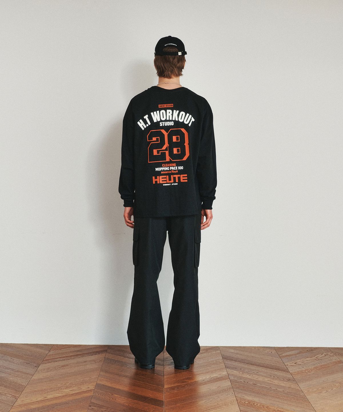호이테(HEUTE) CLEANING T-SHIRT (BLACK)