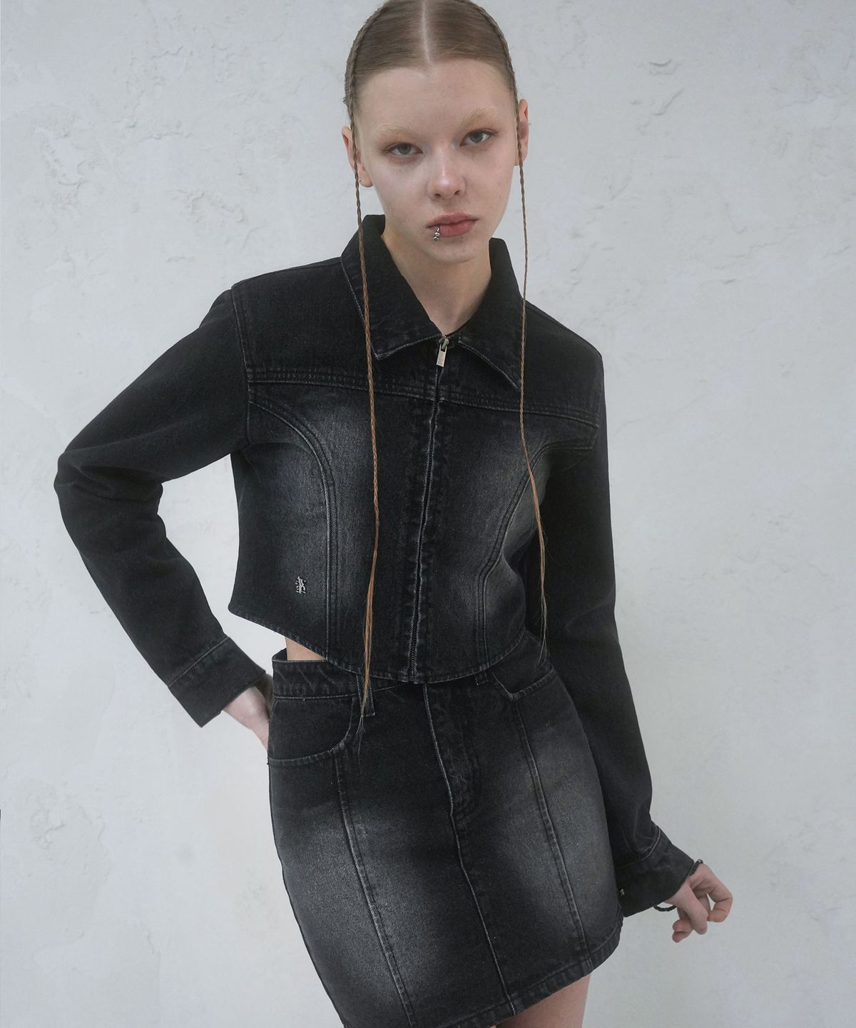 어반드레스(AVANDRESS) 1per Incised Crop Jacket - 2COL