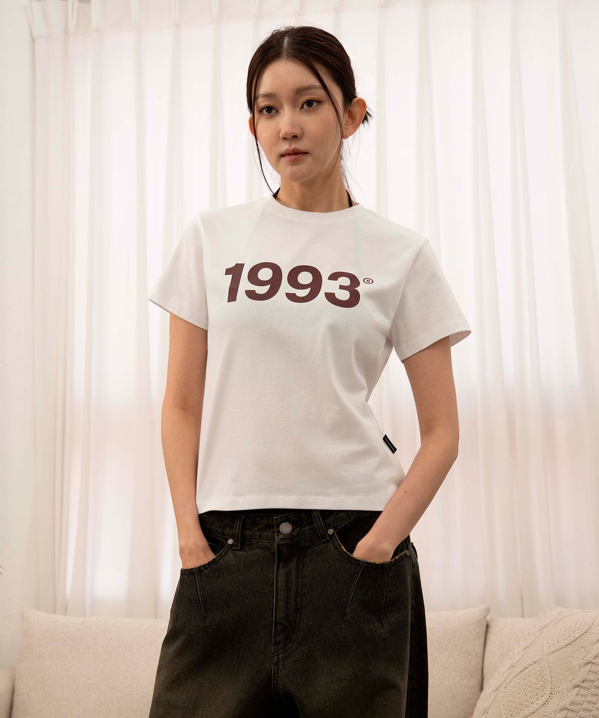 1993스튜디오(1993STUDIO) 1993 빅로고 우먼 레귤러핏 티셔츠_오트베이지