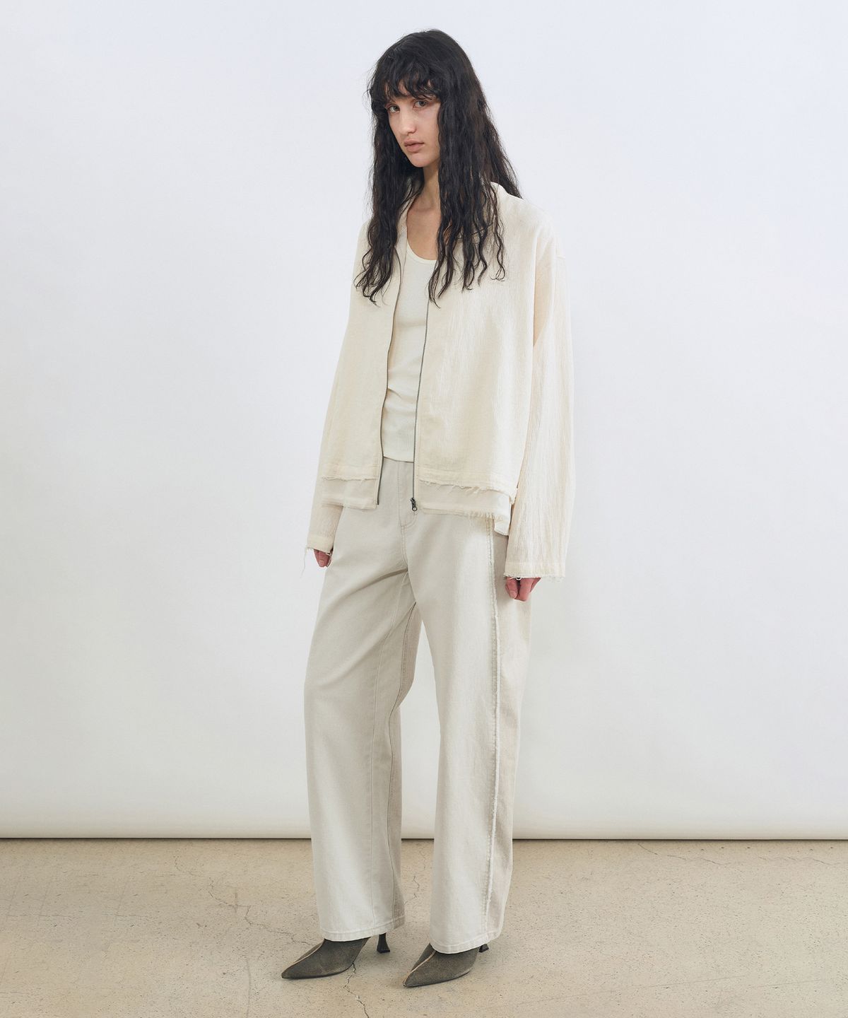 인사일런스 우먼(INSILENCE WOMEN) 톤온톤 세미 커브드 데님 BEIGE