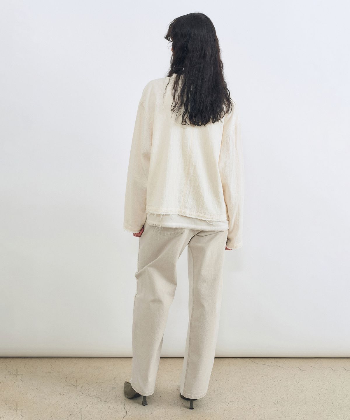 인사일런스 우먼(INSILENCE WOMEN) 톤온톤 세미 커브드 데님 BEIGE