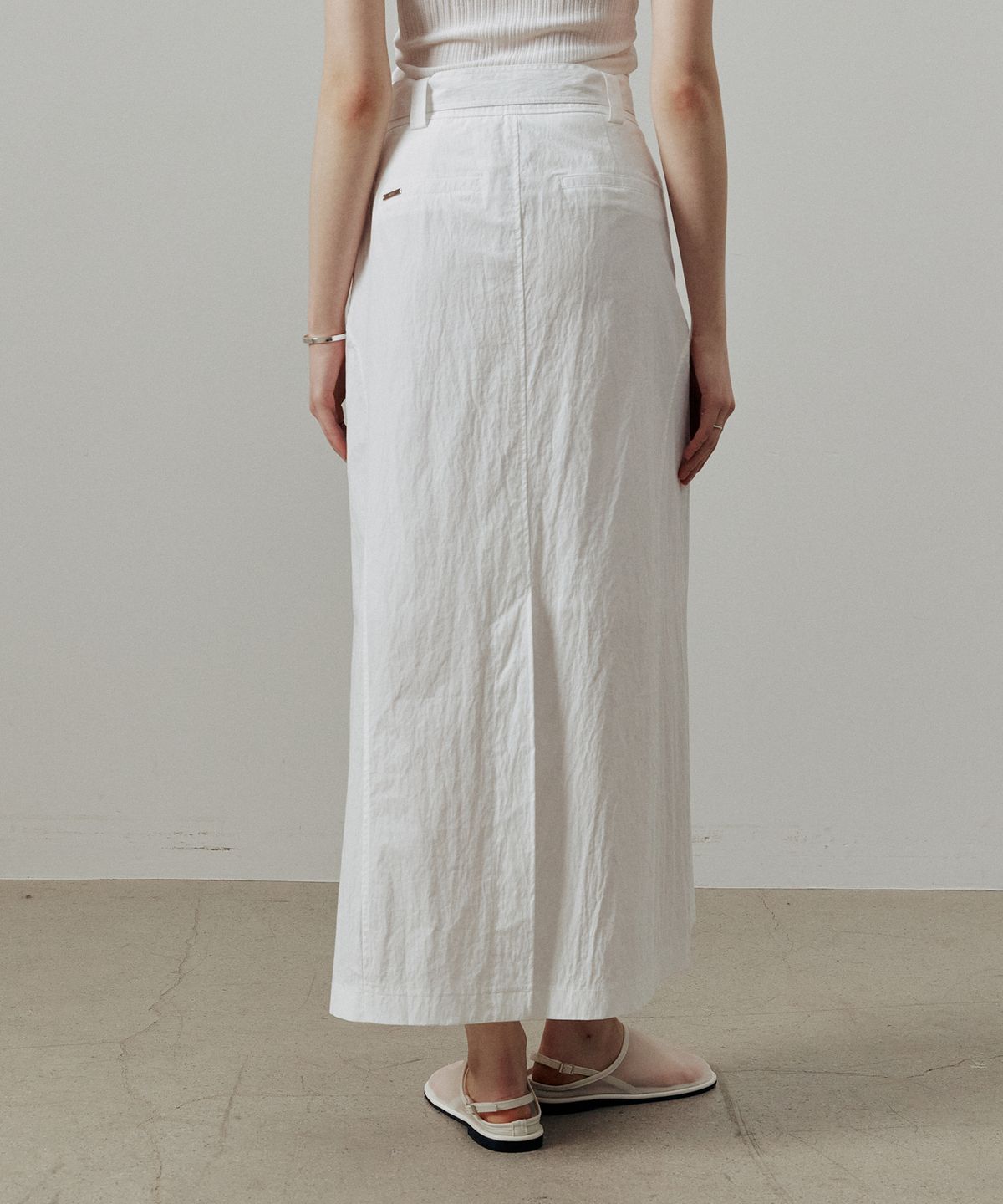 아티드(ARTID) 나일론 벨티드 롱 스커트_WHITE