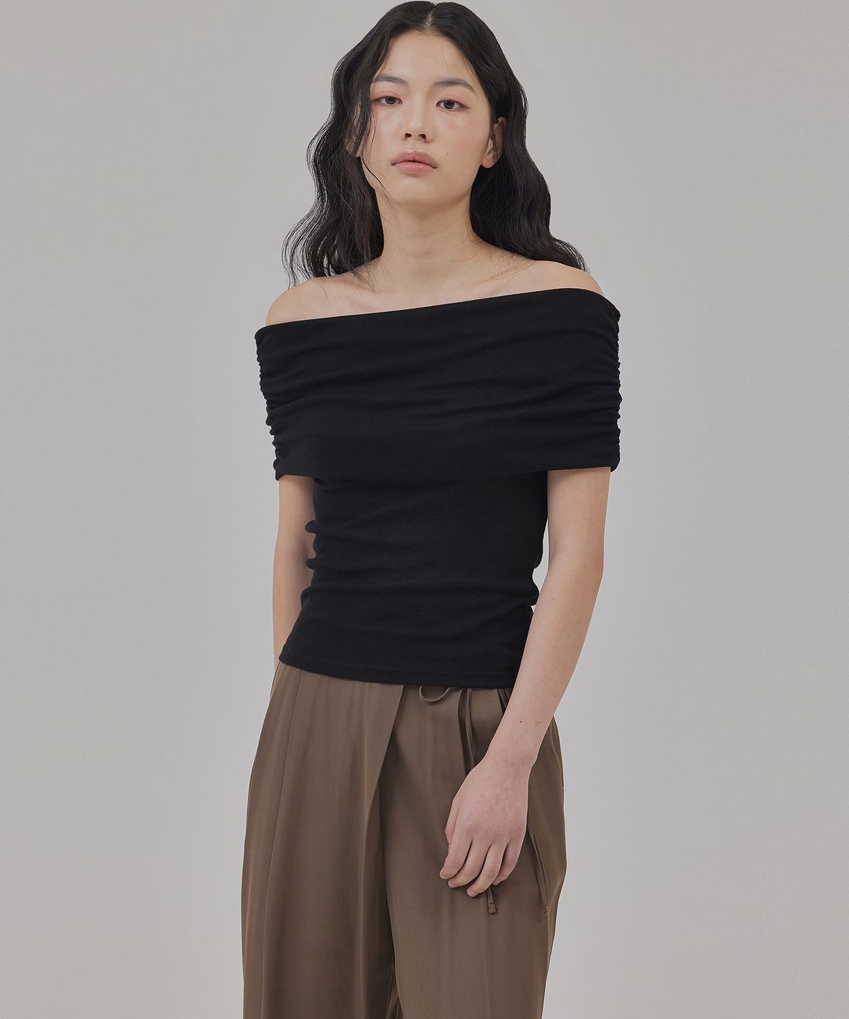 탑걸(TOPGIRL) WOOL TENCIL OFF-SHOULDER TOP_T516TP101