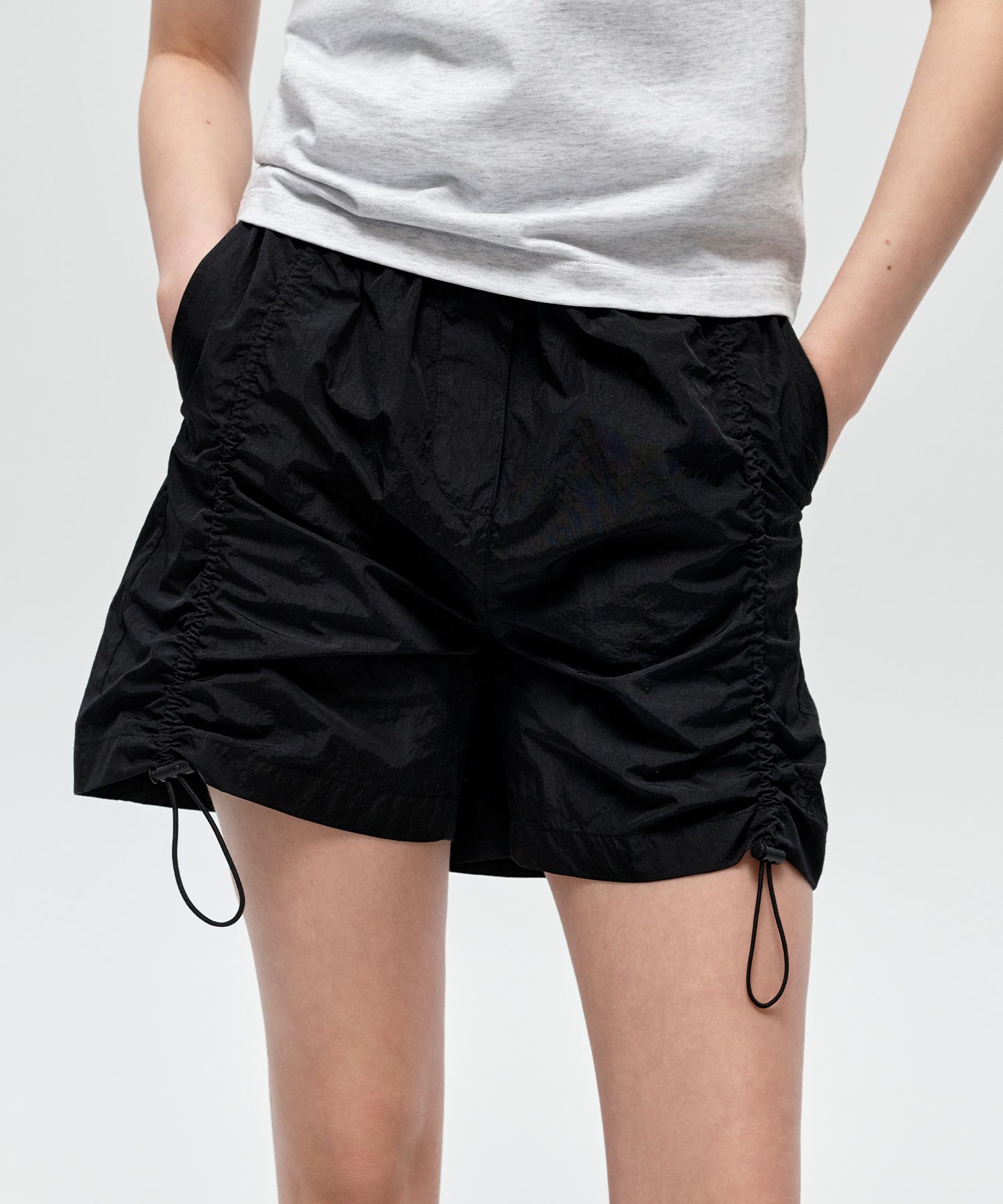 [CITYBREEZE]25SS★SHIRRING NYLON SHORTS MUSINSA | CITYBREEZE WOMAN Shirring Nylon Shorts_BLACK