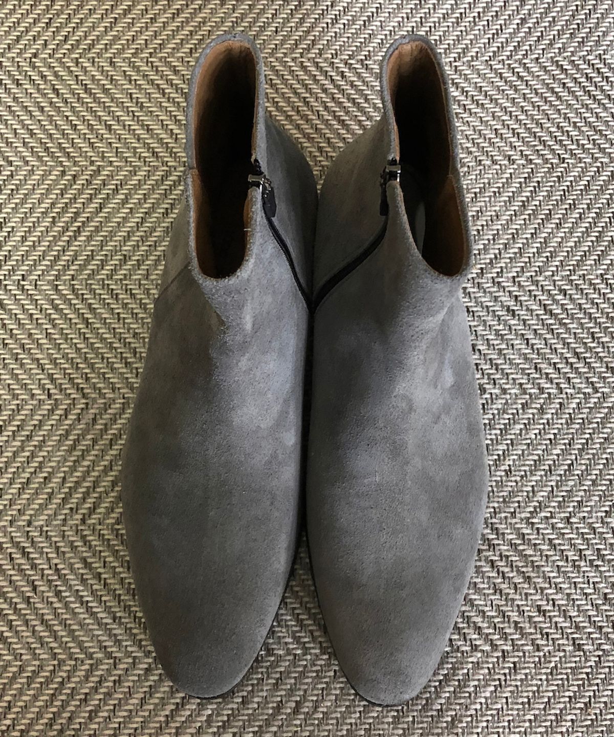 조앤슈(JOENSHOE) 휴고 라운딩 쎄무 사이드지퍼 첼시부츠 그레이