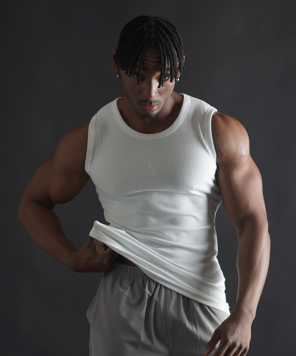 페르메논(PHERMENON) 머슬핏 심볼 무지 슬리브리스 - 화이트