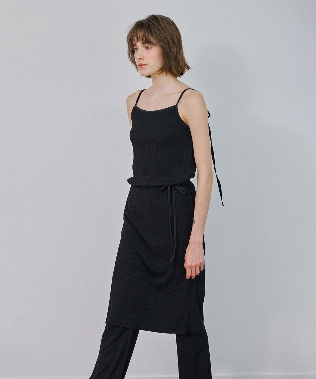 마롯(MARROT) STRING MIDI DRESS_BLACK