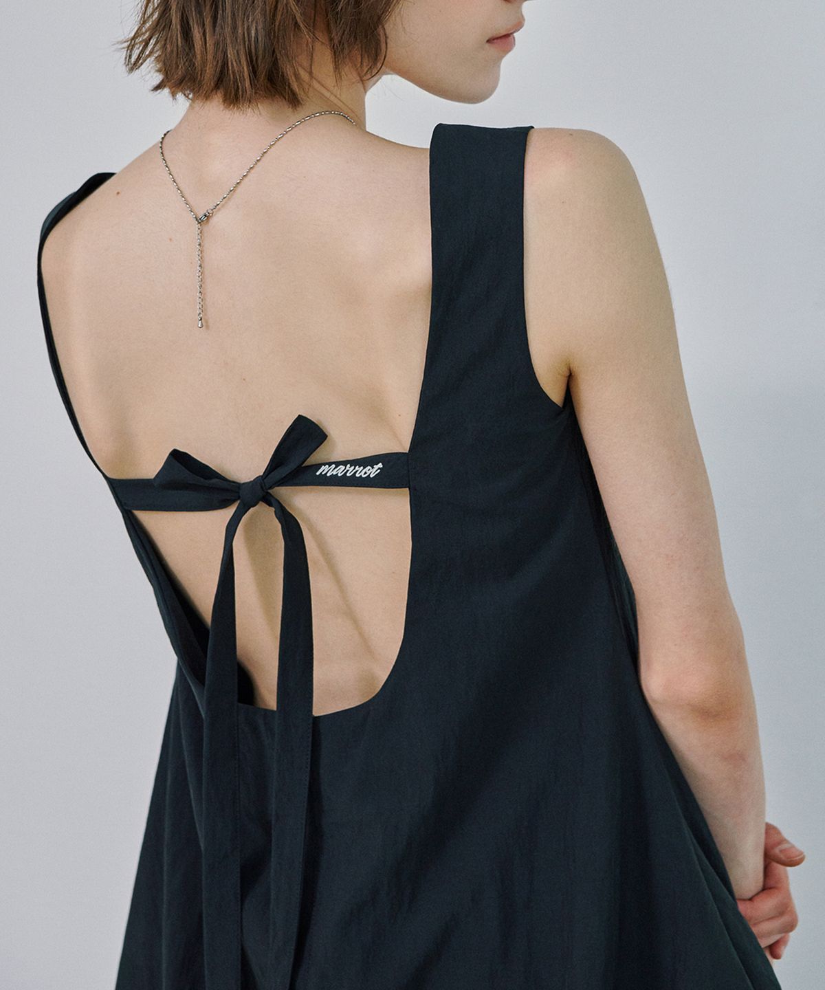 마롯(MARROT) BALLOON MINI DRESS_BLACK