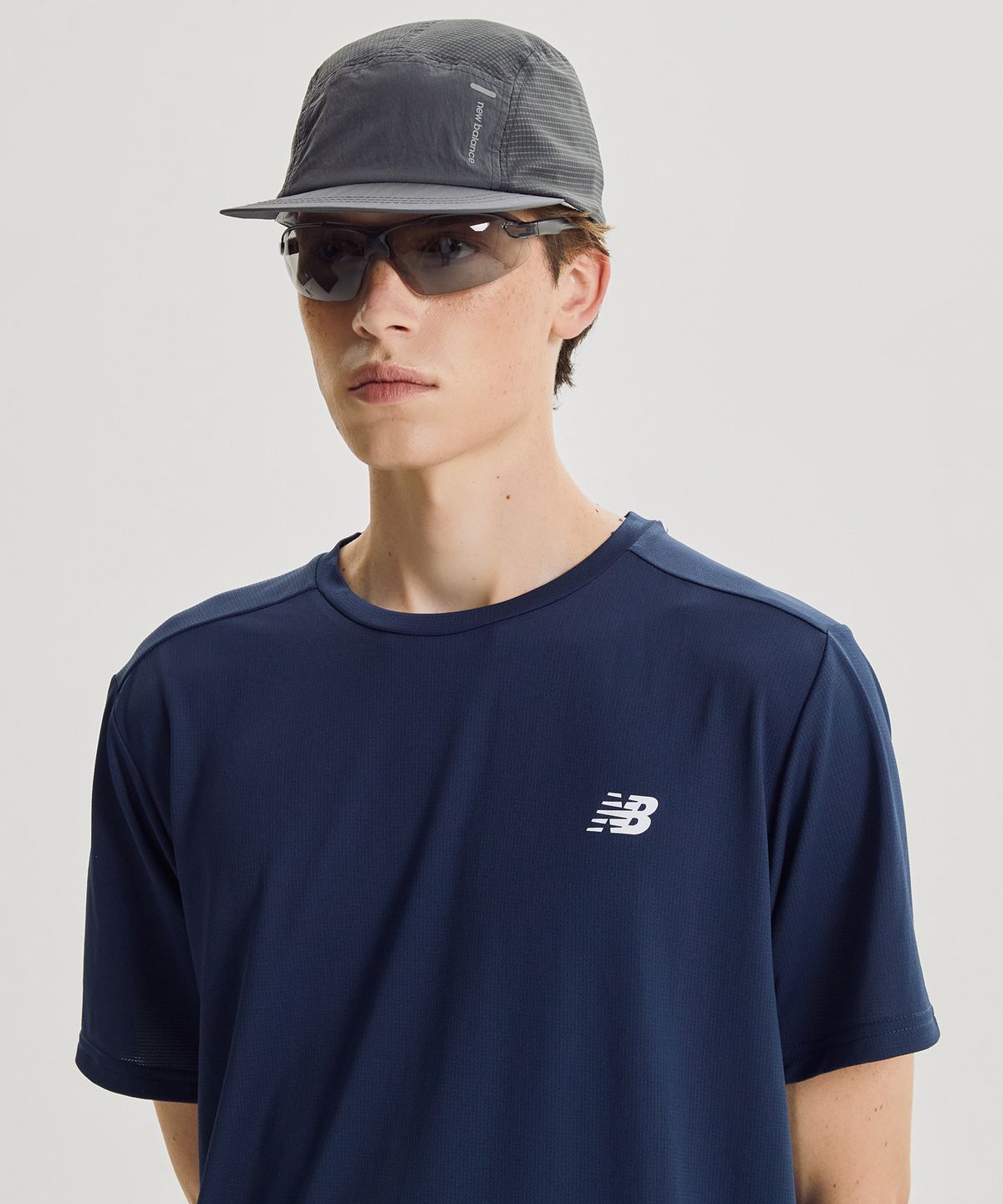 뉴발란스(NEW BALANCE) NBNEG36103 / UNI 스포츠에센셜 반팔티 (NAVY)