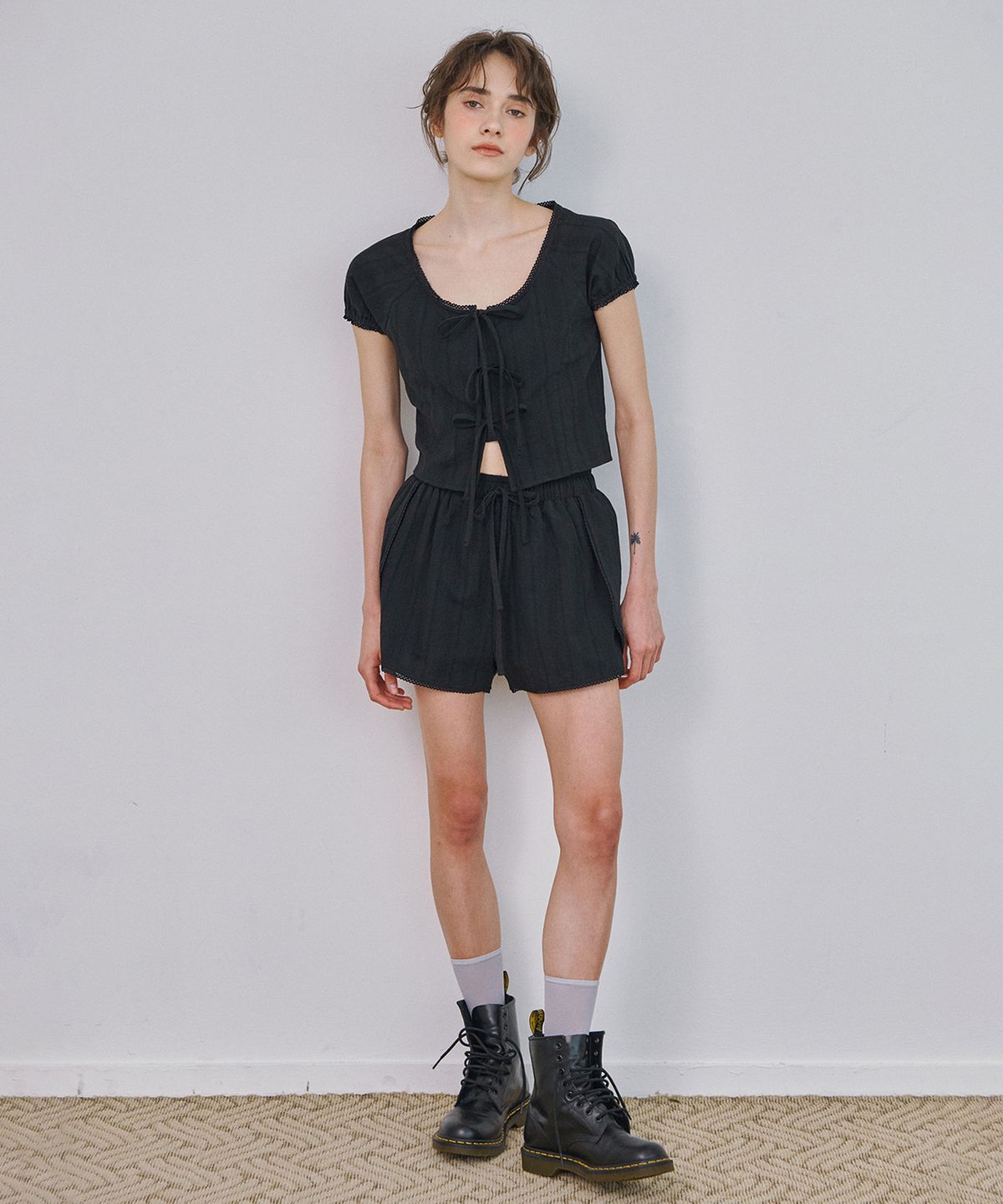 마롯(MARROT) LACE PUFF BLOUSE_BLACK