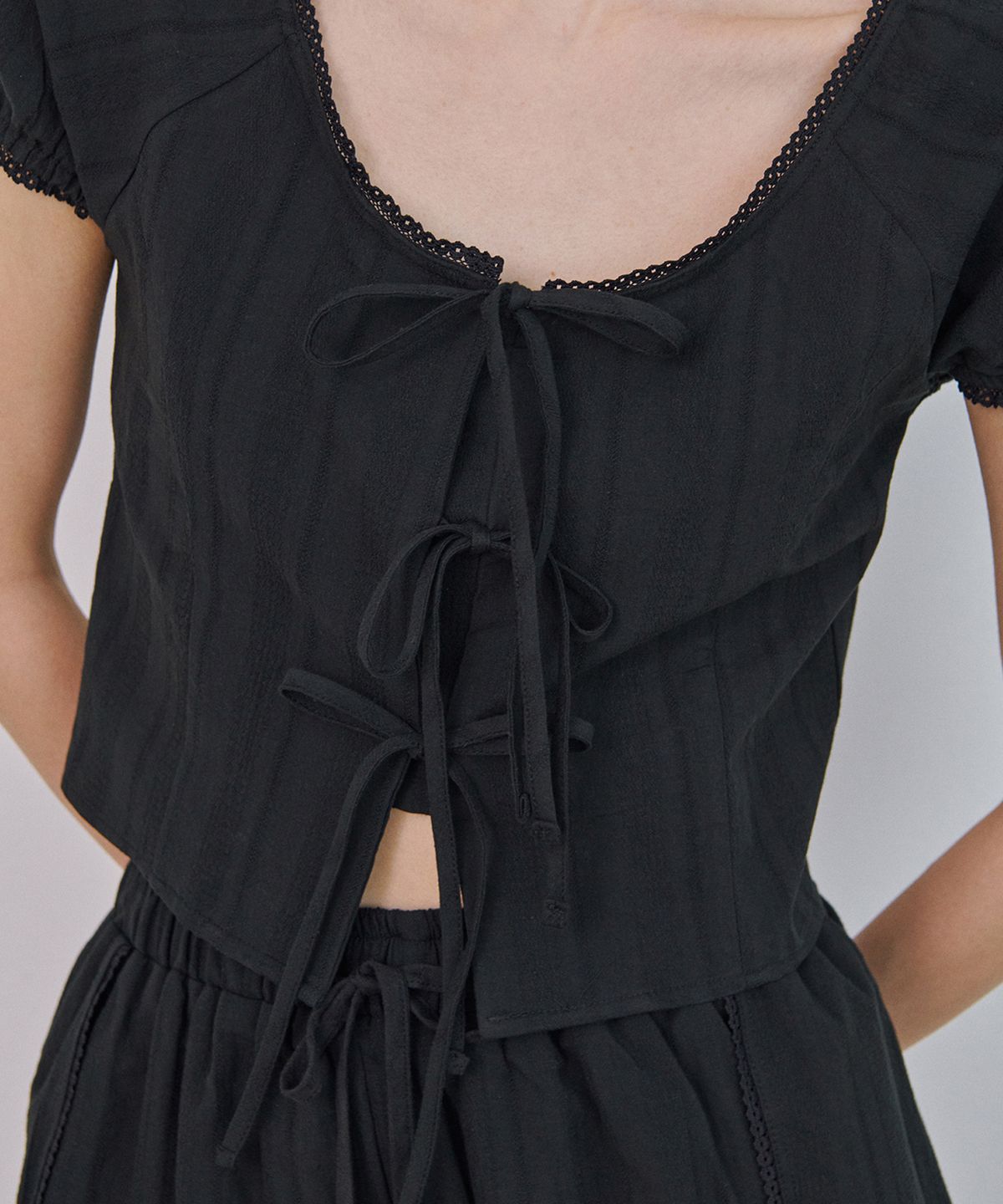 마롯(MARROT) LACE PUFF BLOUSE_BLACK