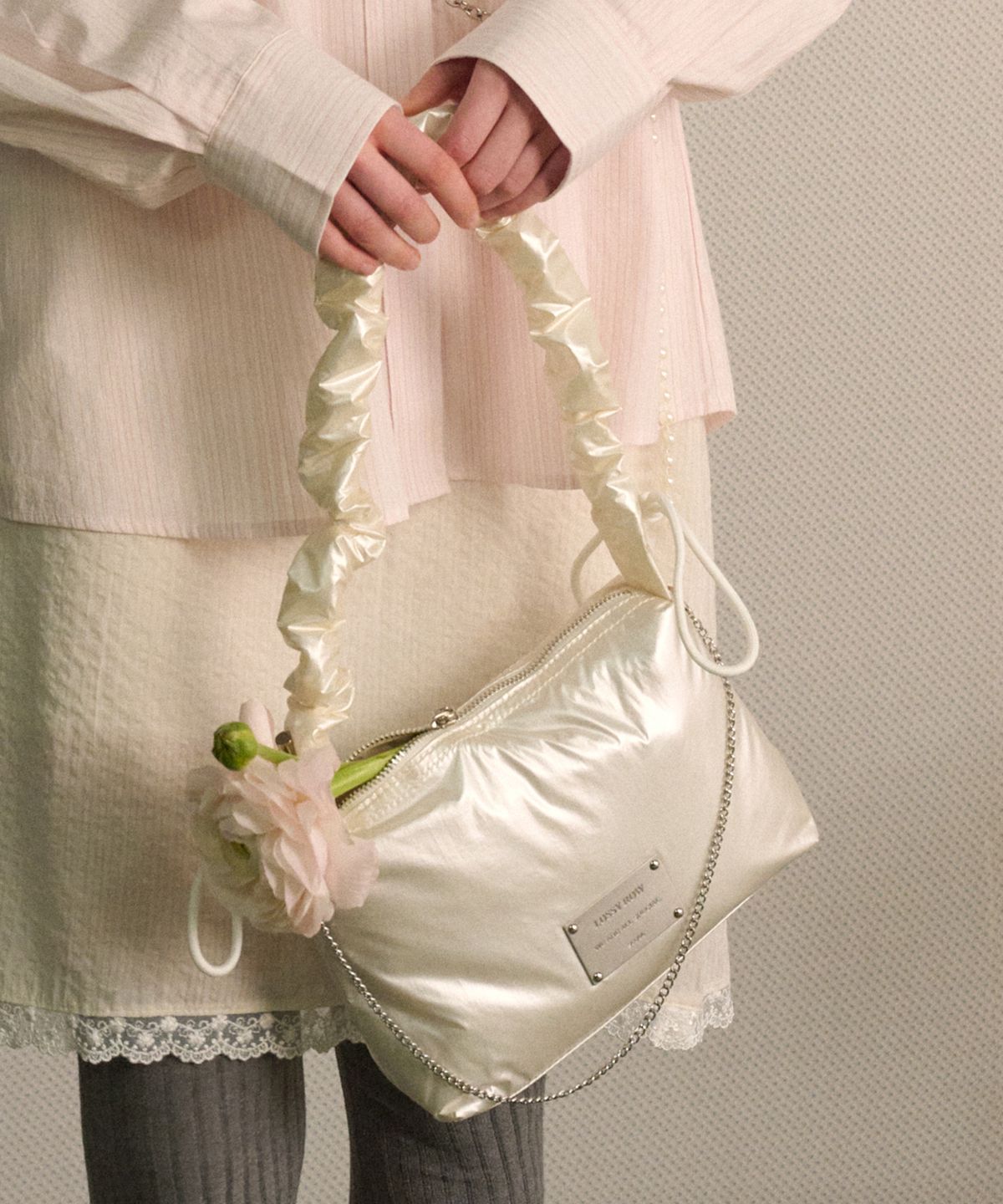 로시로우(LOSSYROW) Glossy Shoulder Bag White