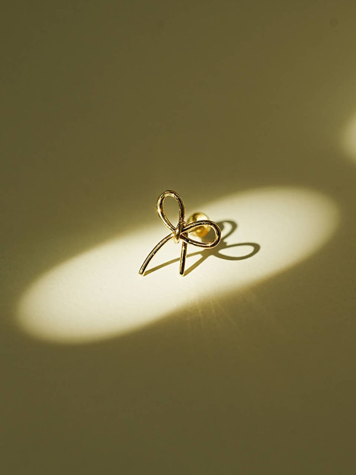 미니멀피어싱(MINIMALPIERCING) 14K 인터널 매듭 리본 라블렛 피어싱 귀걸이