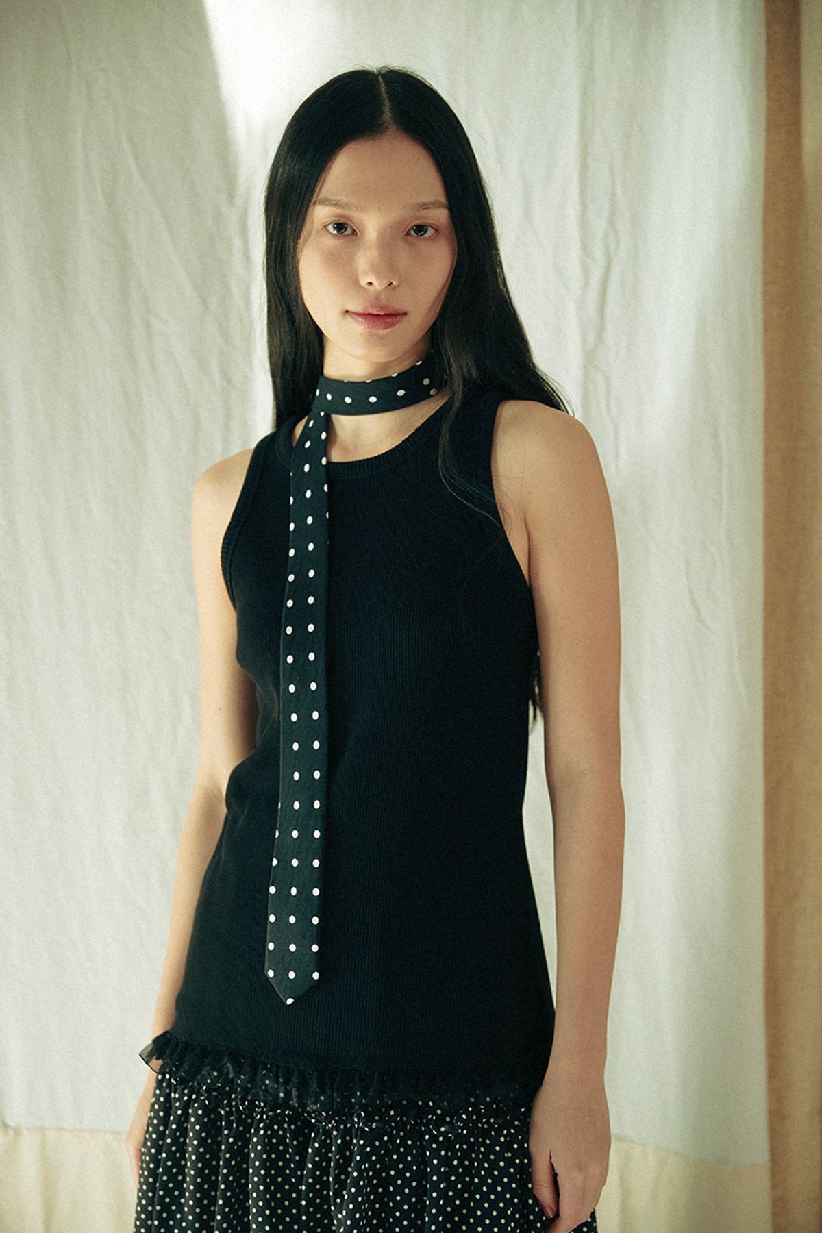 쿠키시(KOOKEESEE) 도트패턴의 슬림 넥타이_블랙