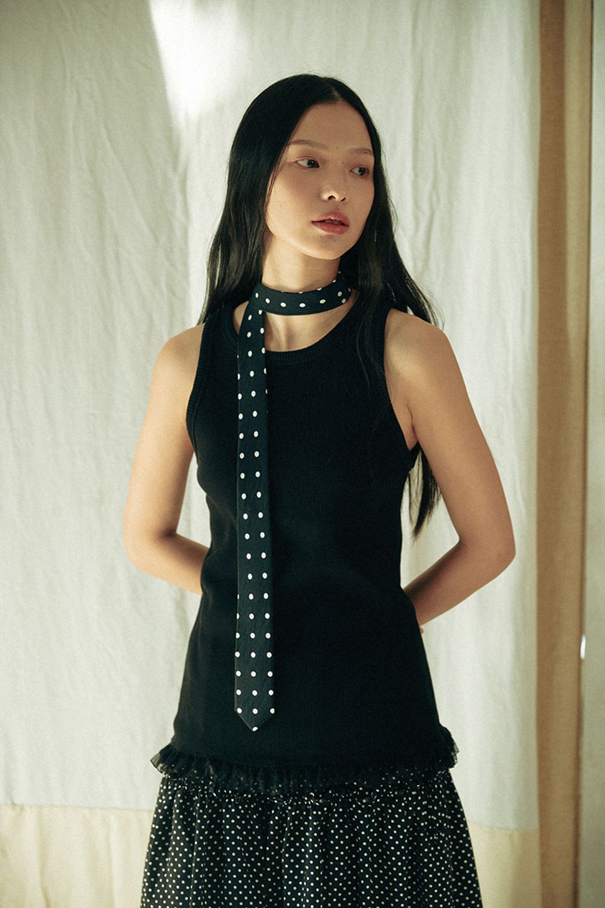 쿠키시(KOOKEESEE) 도트패턴의 슬림 넥타이_블랙