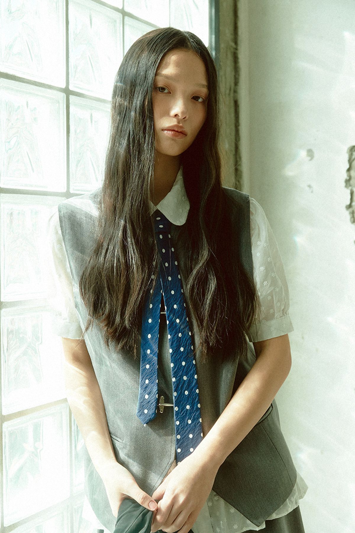 쿠키시(KOOKEESEE) 도트패턴의 슬림 넥타이_네이비