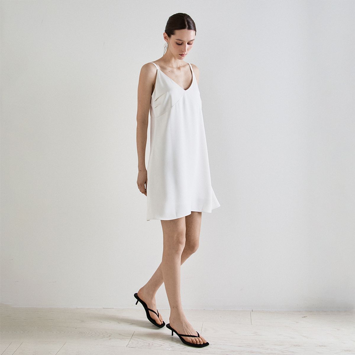 노우드(NOEUD) Silken mini dress (Ivory)
