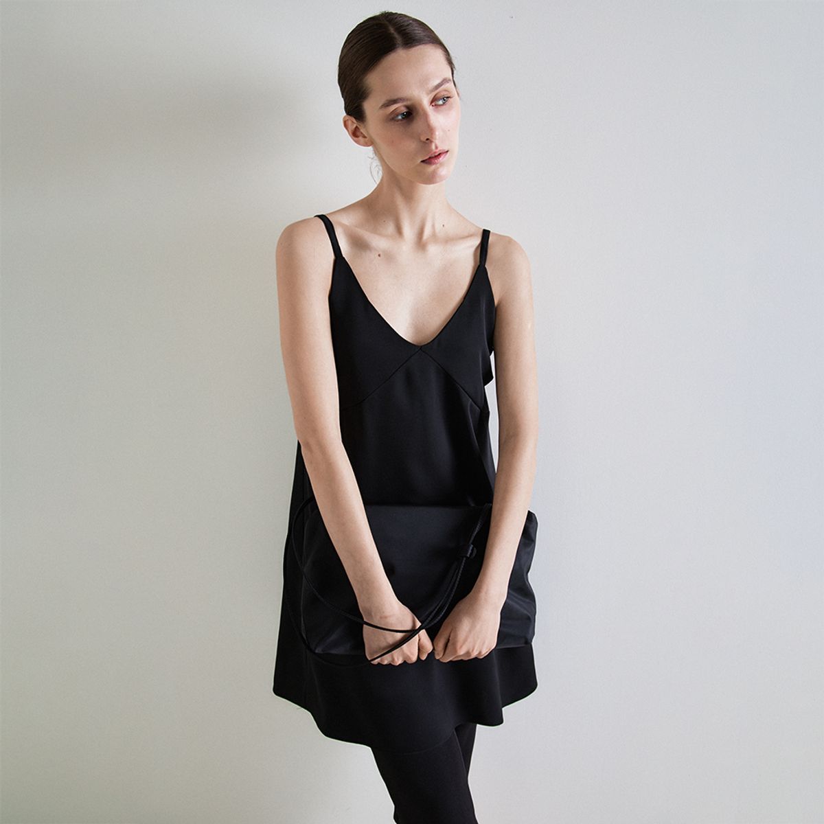 노우드(NOEUD) Silken mini dress (Black)