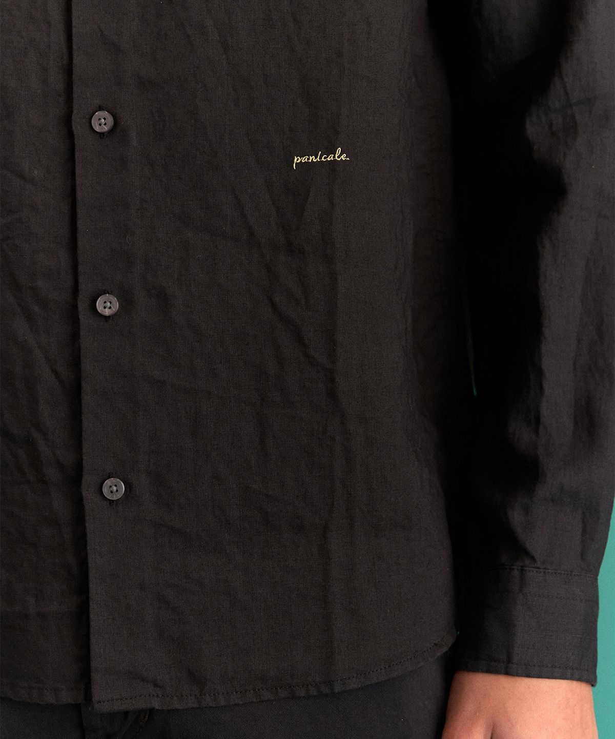 빠니깔레(PANICALE) 블랙 포켓 리넨 셔츠
