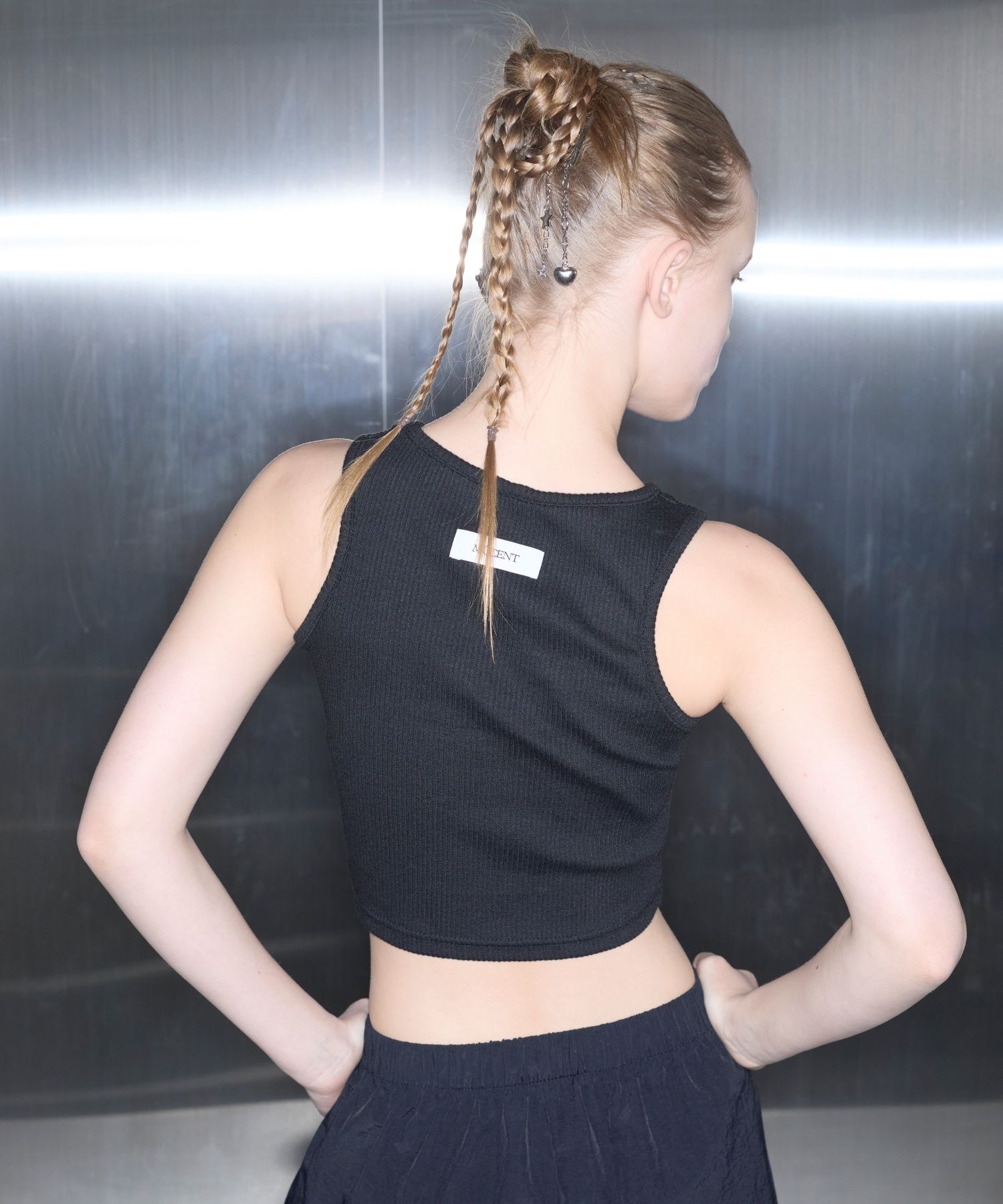 MUSINSA | MUCENT Alan Back Detail Mini Crop Sleeveless Nashi